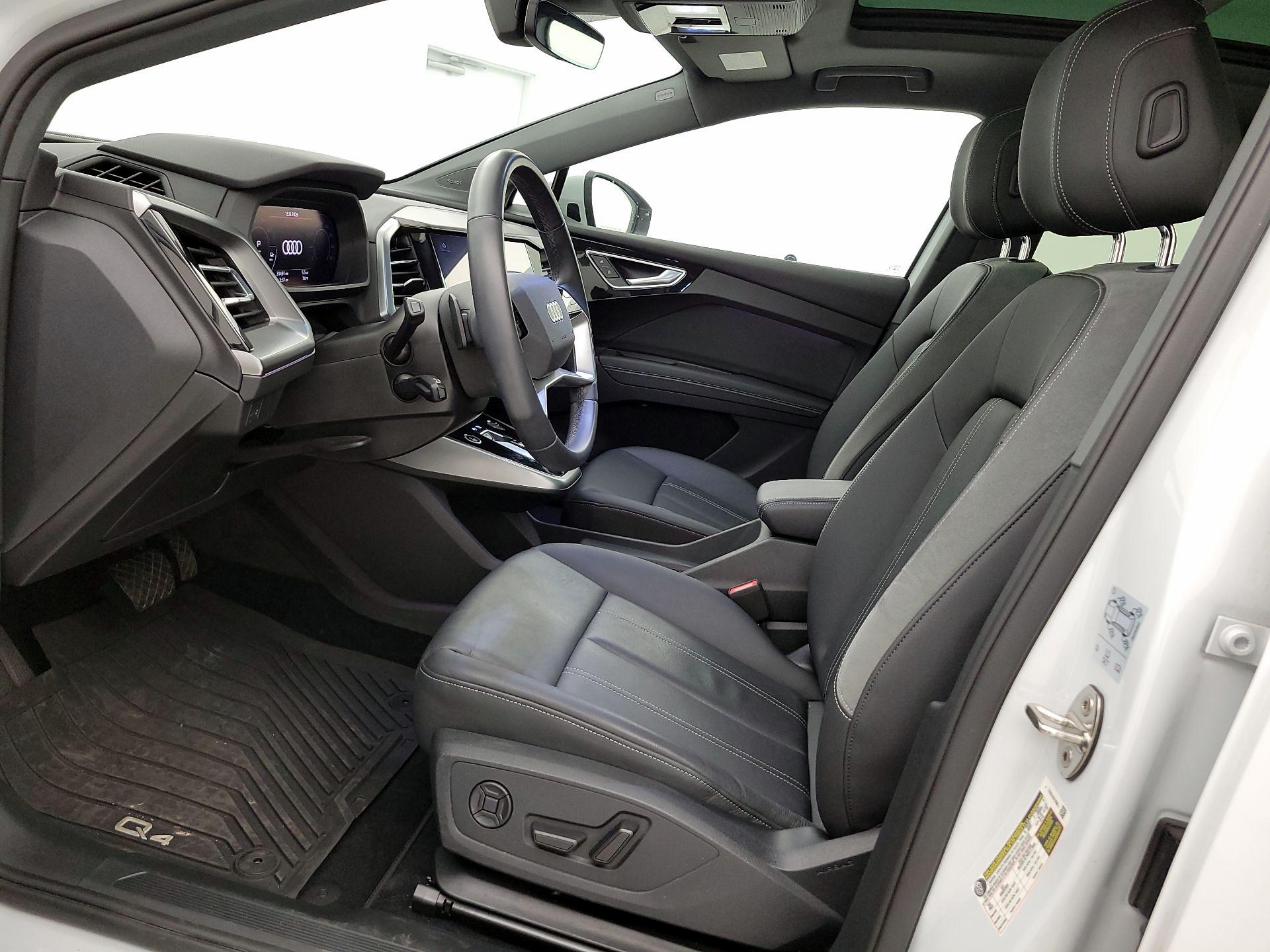 Thumbnail: 2023 Audi Q4 e-tron - 11