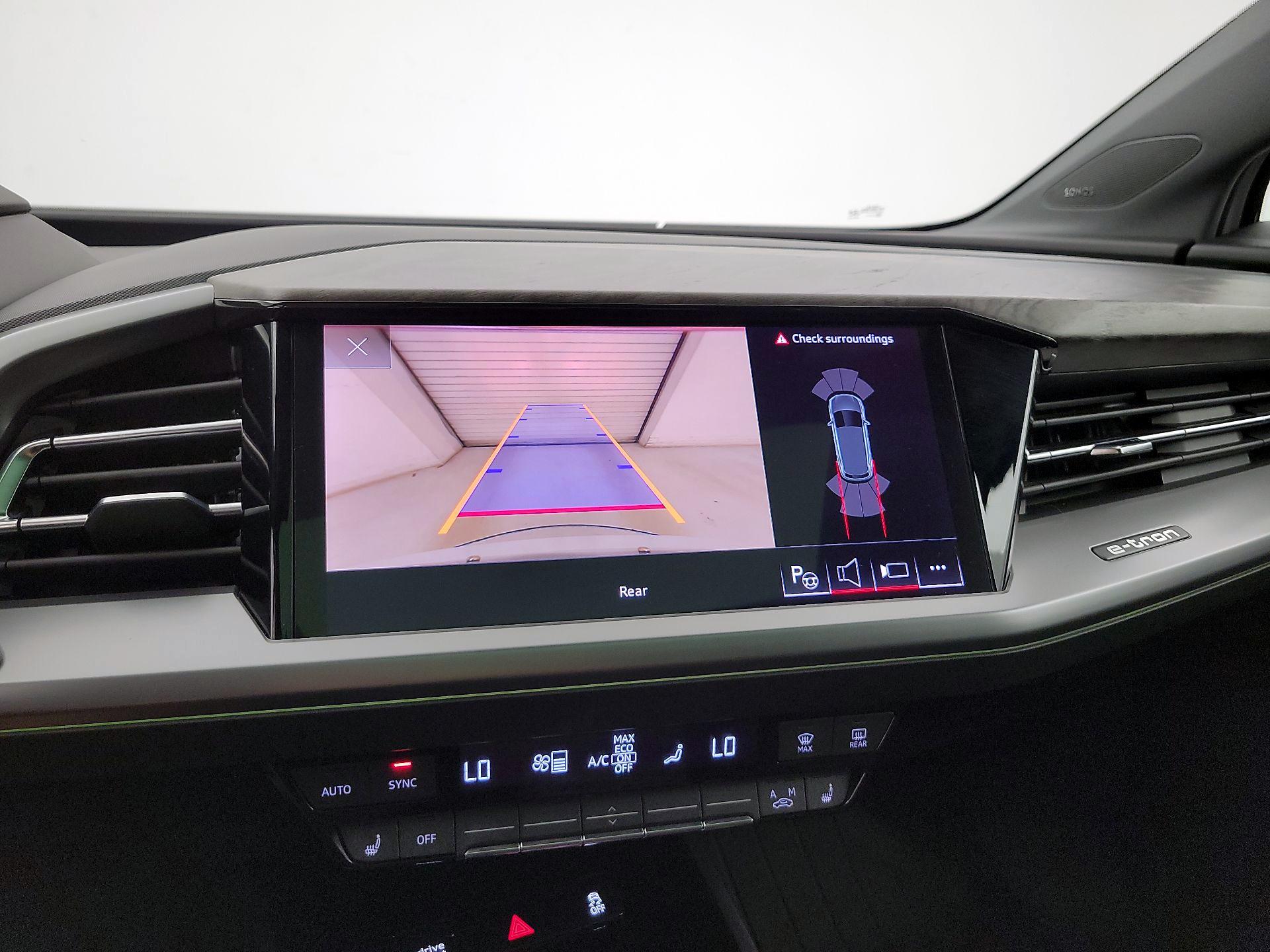 Thumbnail: 2023 Audi Q4 e-tron - 15