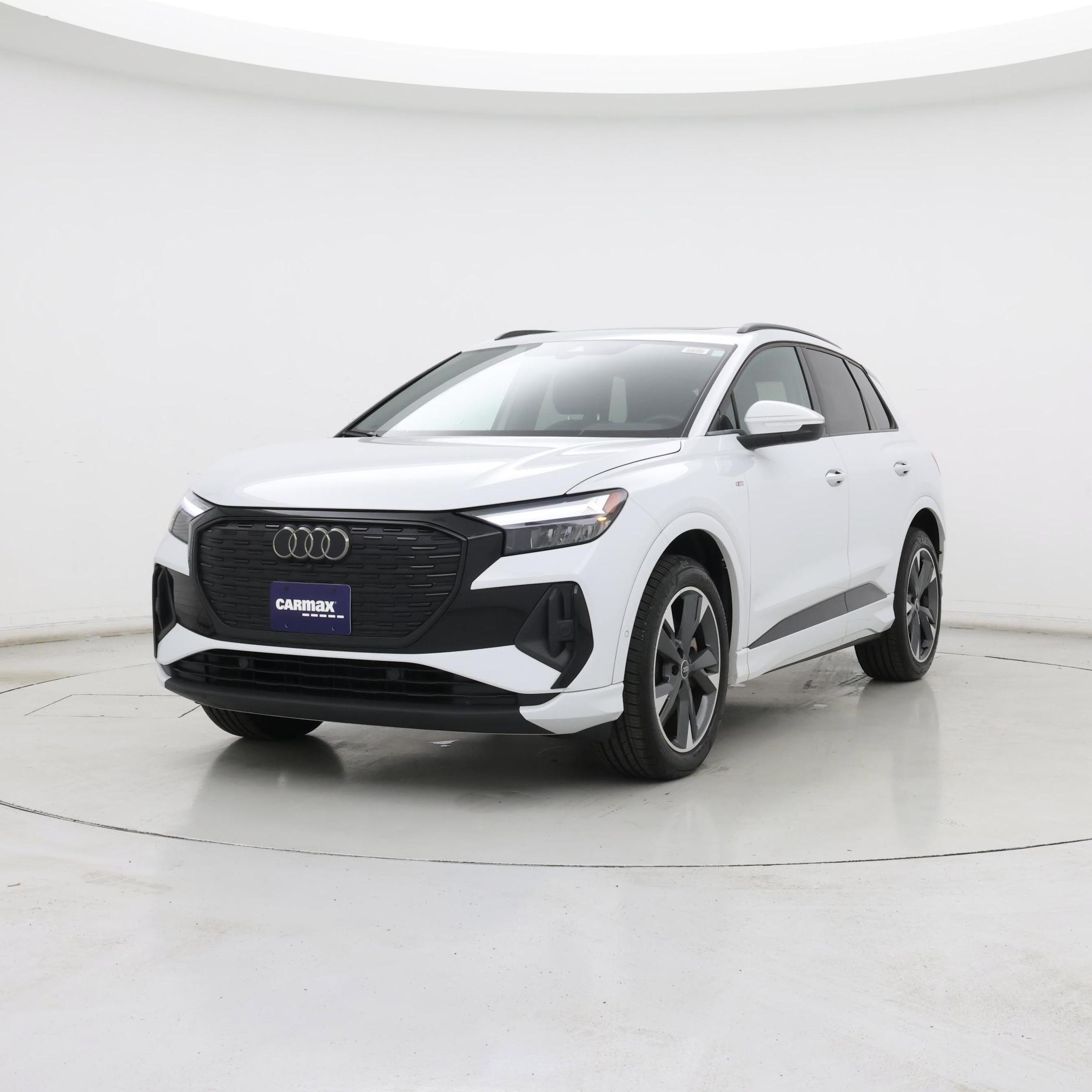 Thumbnail: 2023 Audi Q4 e-tron - 4