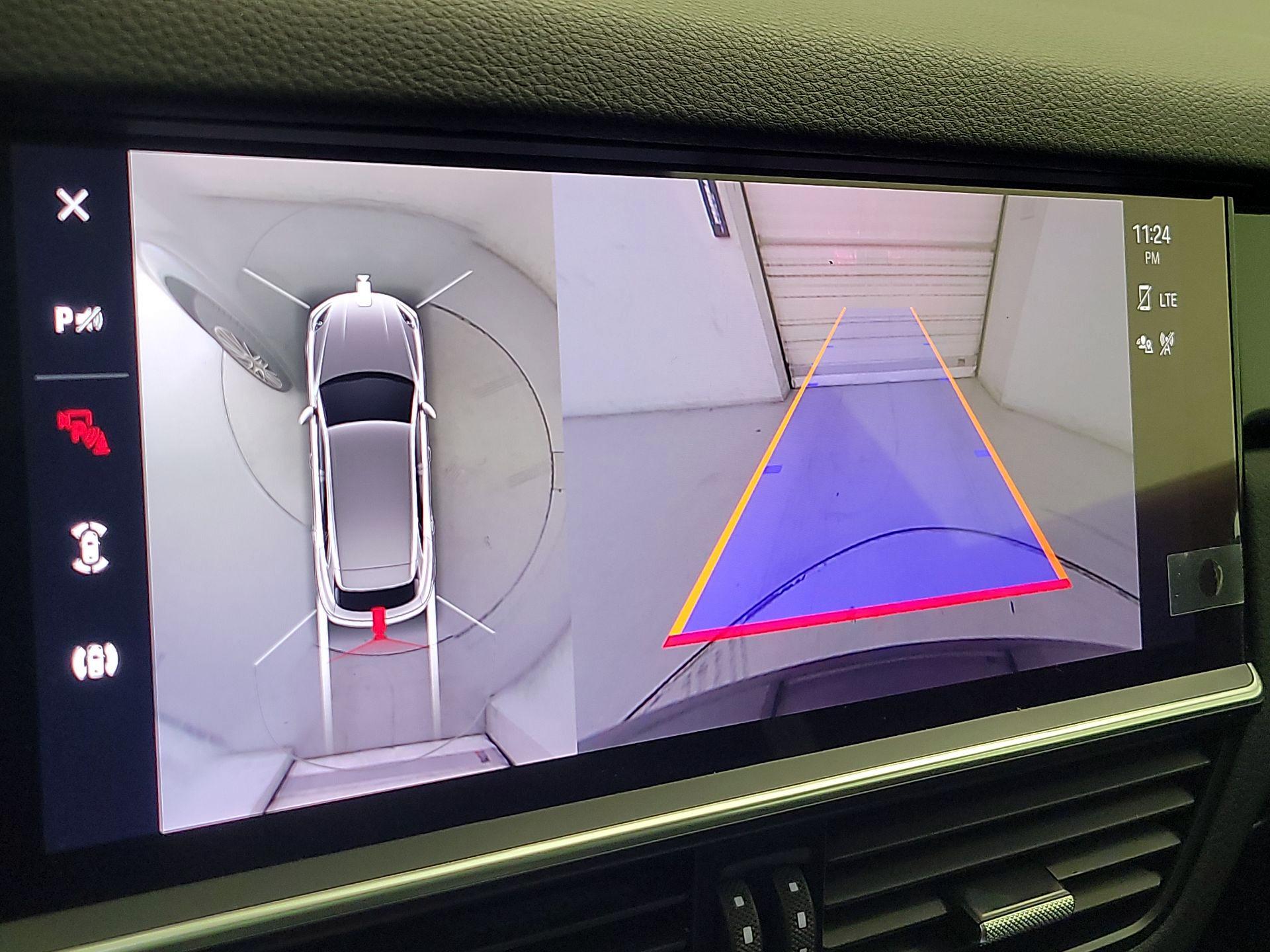 Thumbnail: 2023 Porsche Cayenne - 15