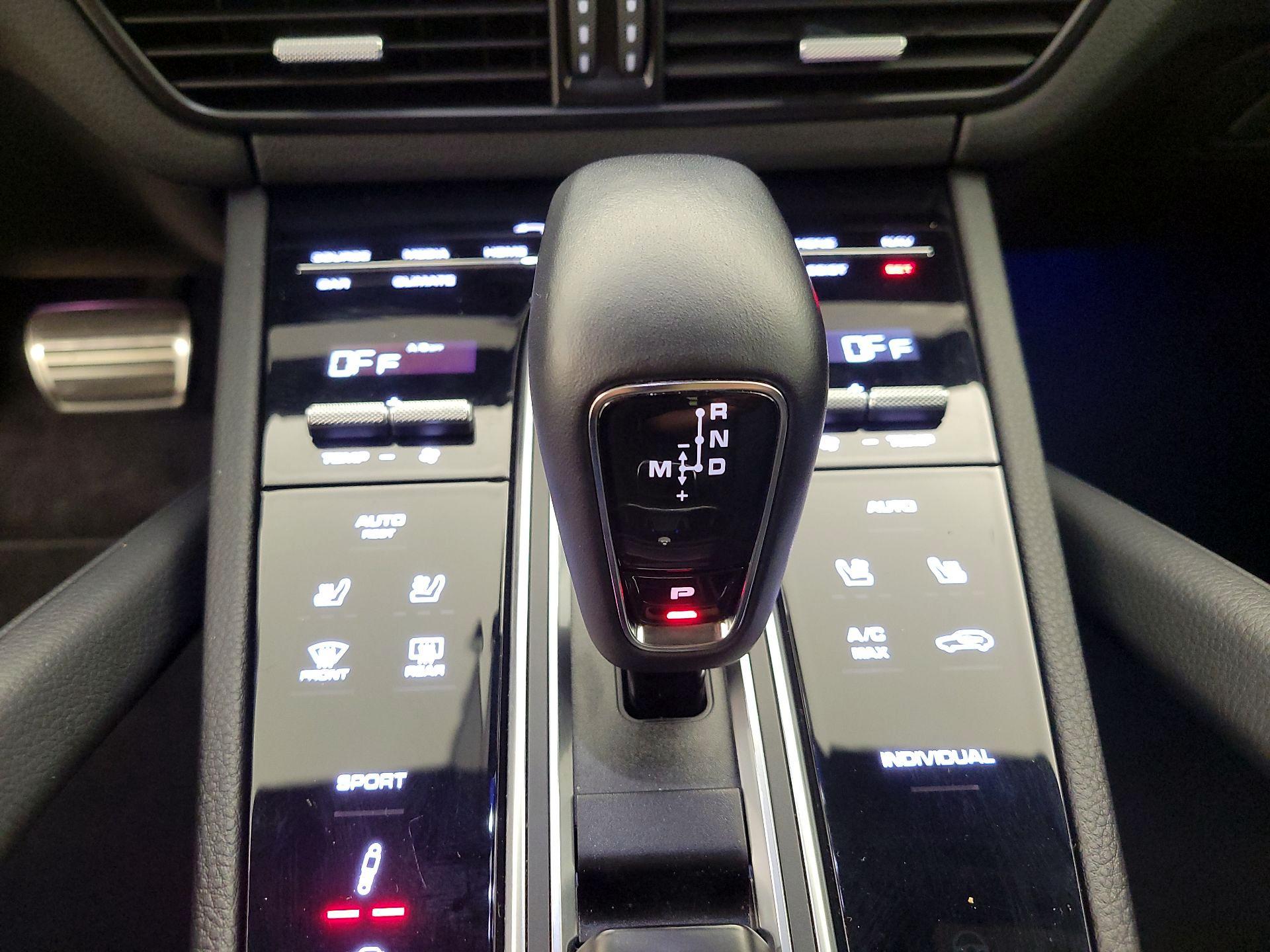 Thumbnail: 2023 Porsche Cayenne - 18