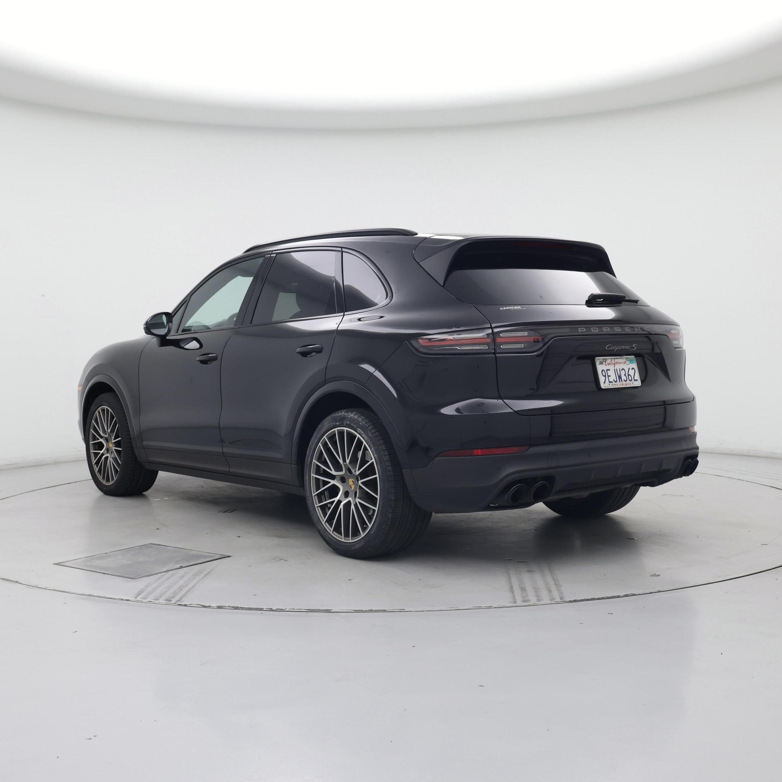 Thumbnail: 2023 Porsche Cayenne - 2