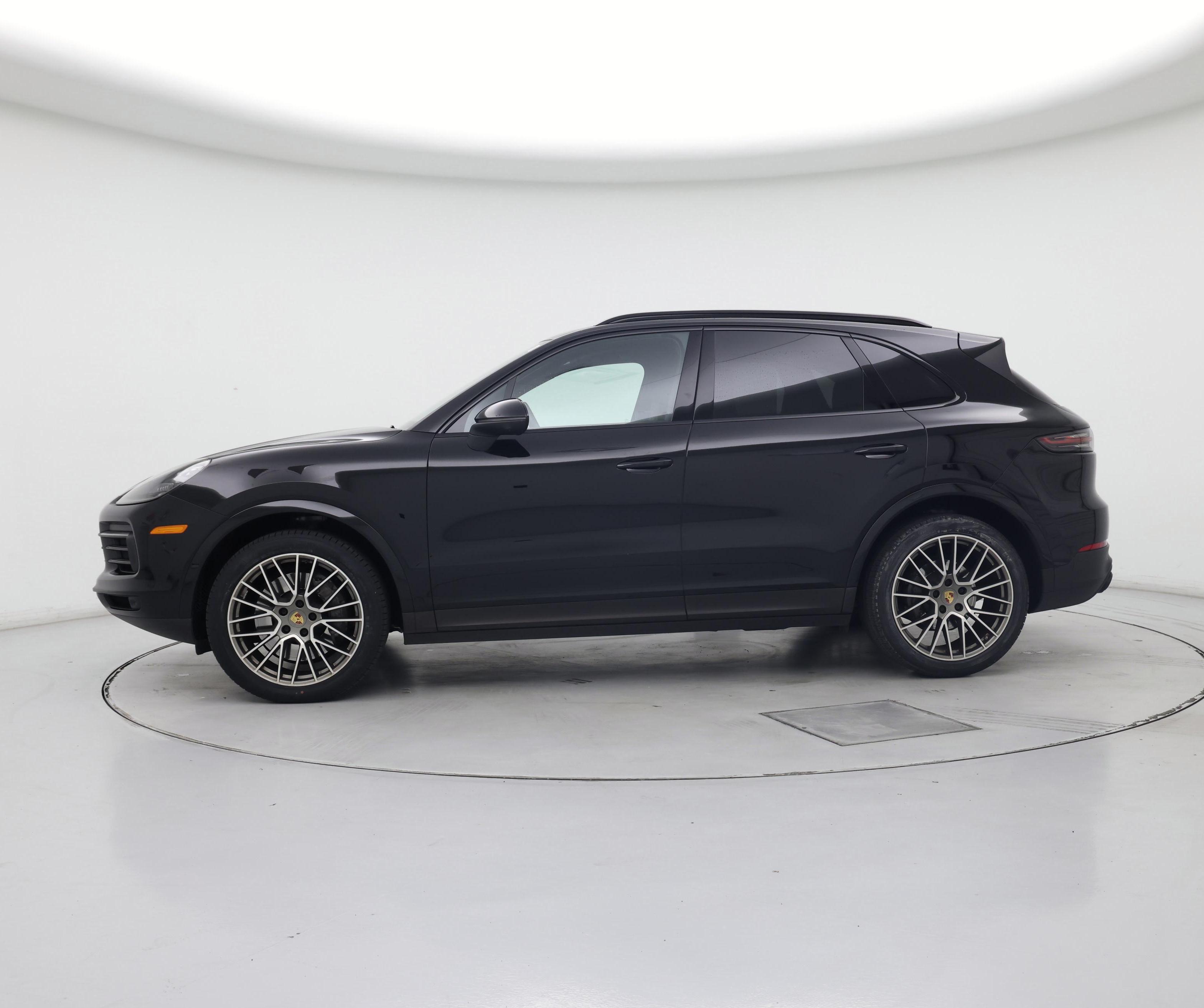 Thumbnail: 2023 Porsche Cayenne - 3