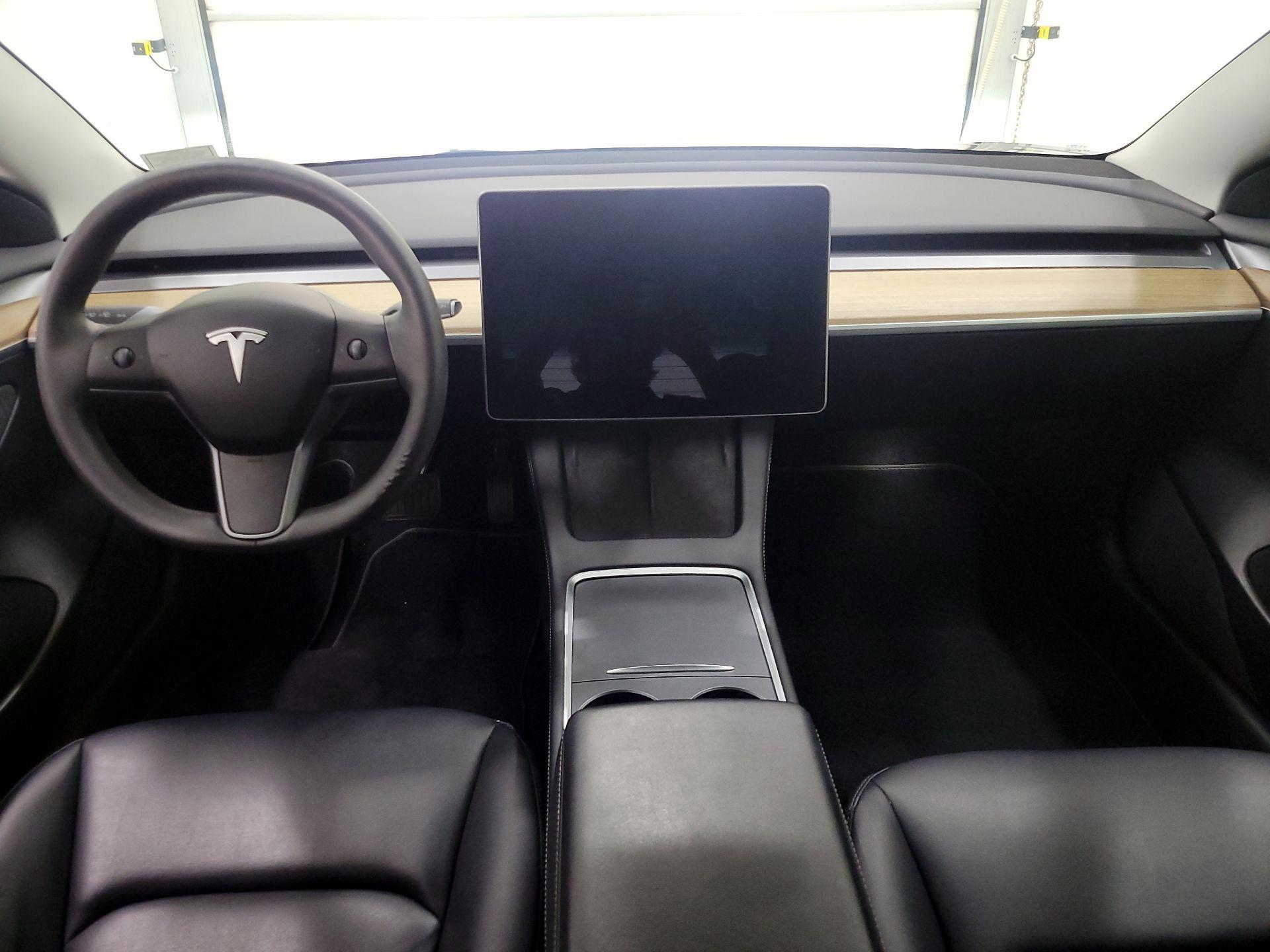 Thumbnail: 2023 Tesla Model 3 - 9