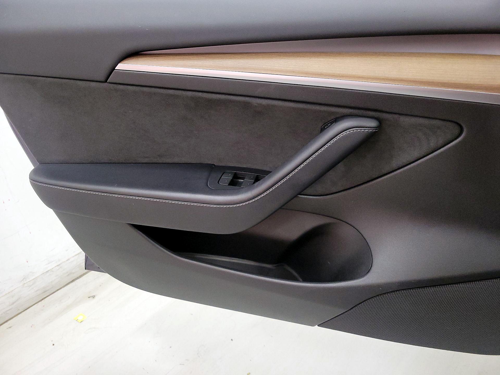 Thumbnail: 2023 Tesla Model 3 - 12