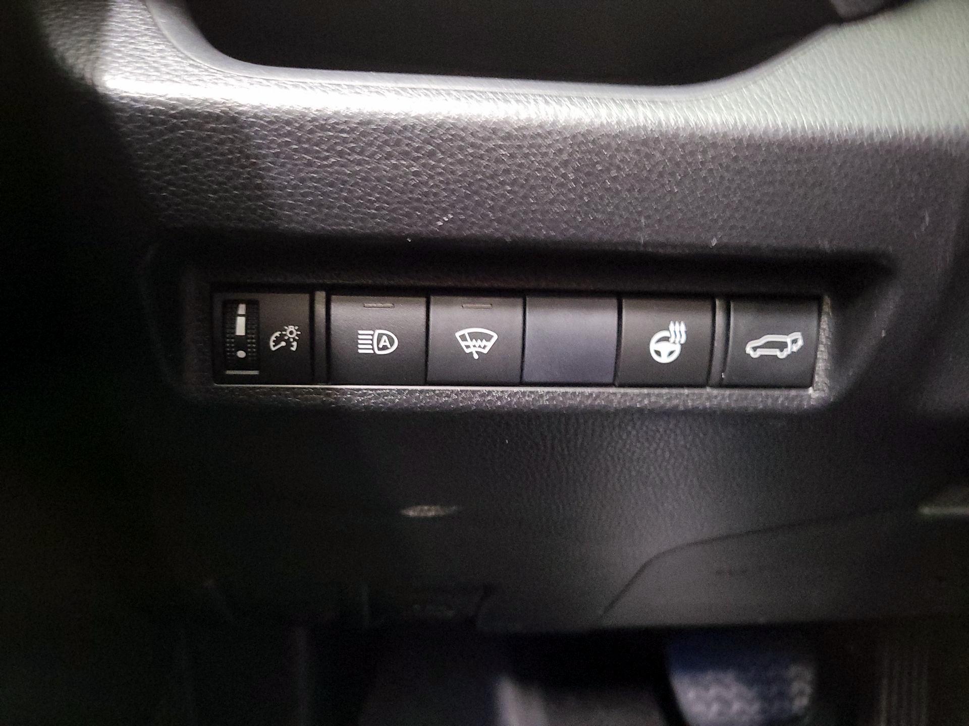 Thumbnail: 2019 Toyota RAV4 - 13