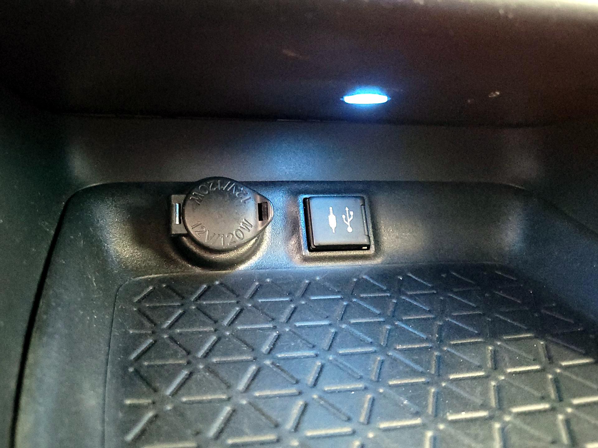 Thumbnail: 2019 Toyota RAV4 - 18