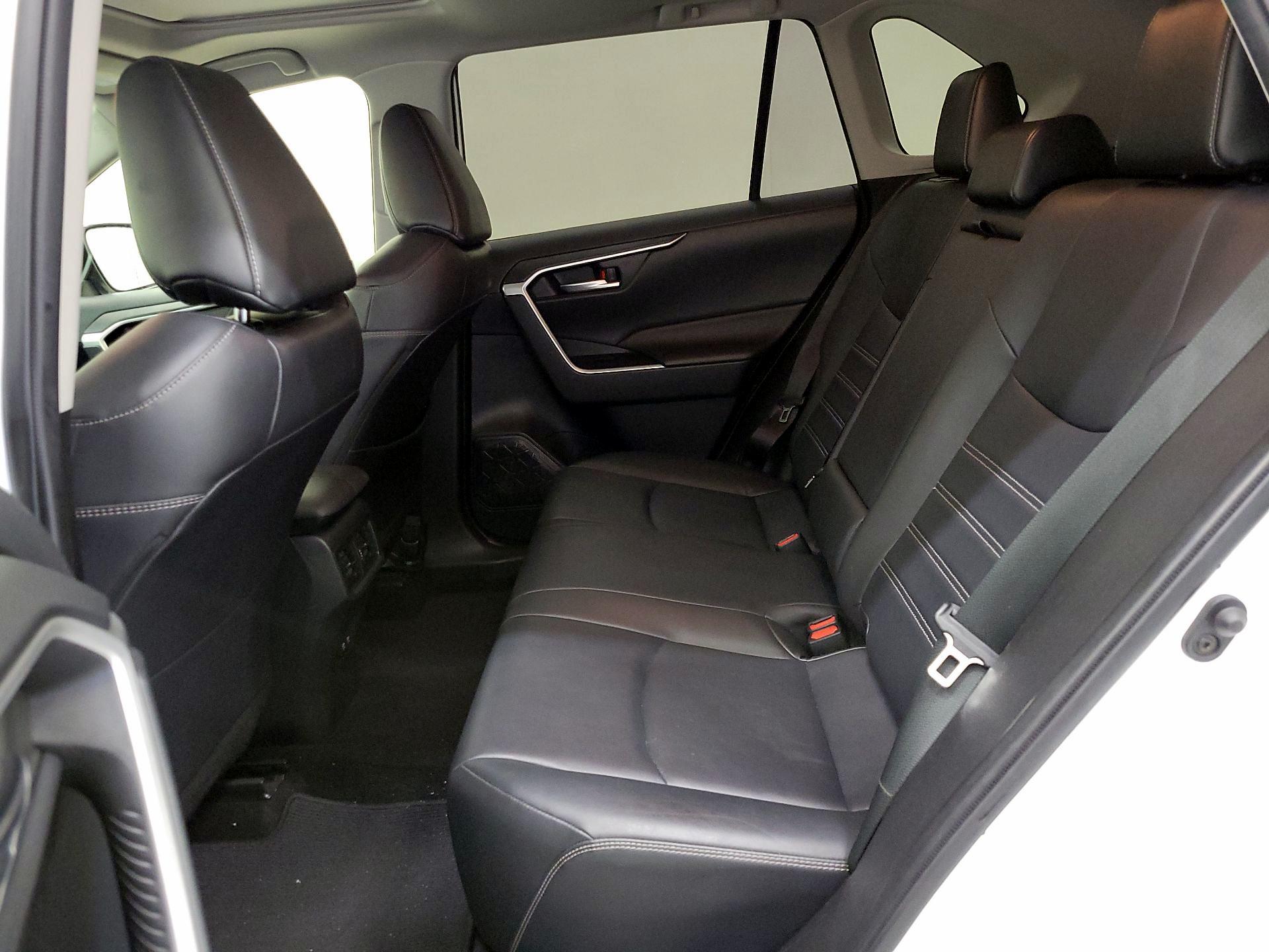 Thumbnail: 2019 Toyota RAV4 - 19