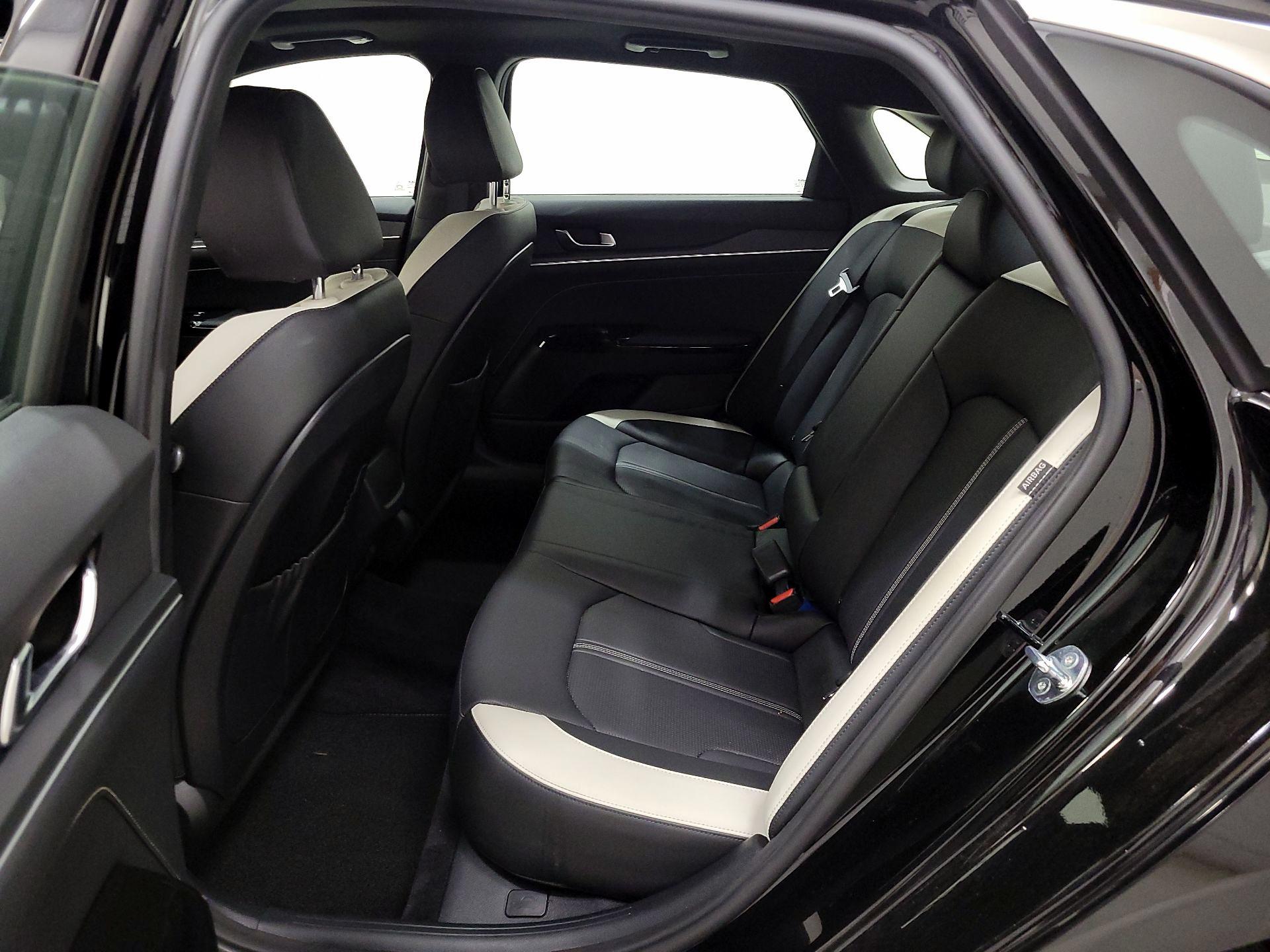 Thumbnail: 2025 Kia K5 - 17