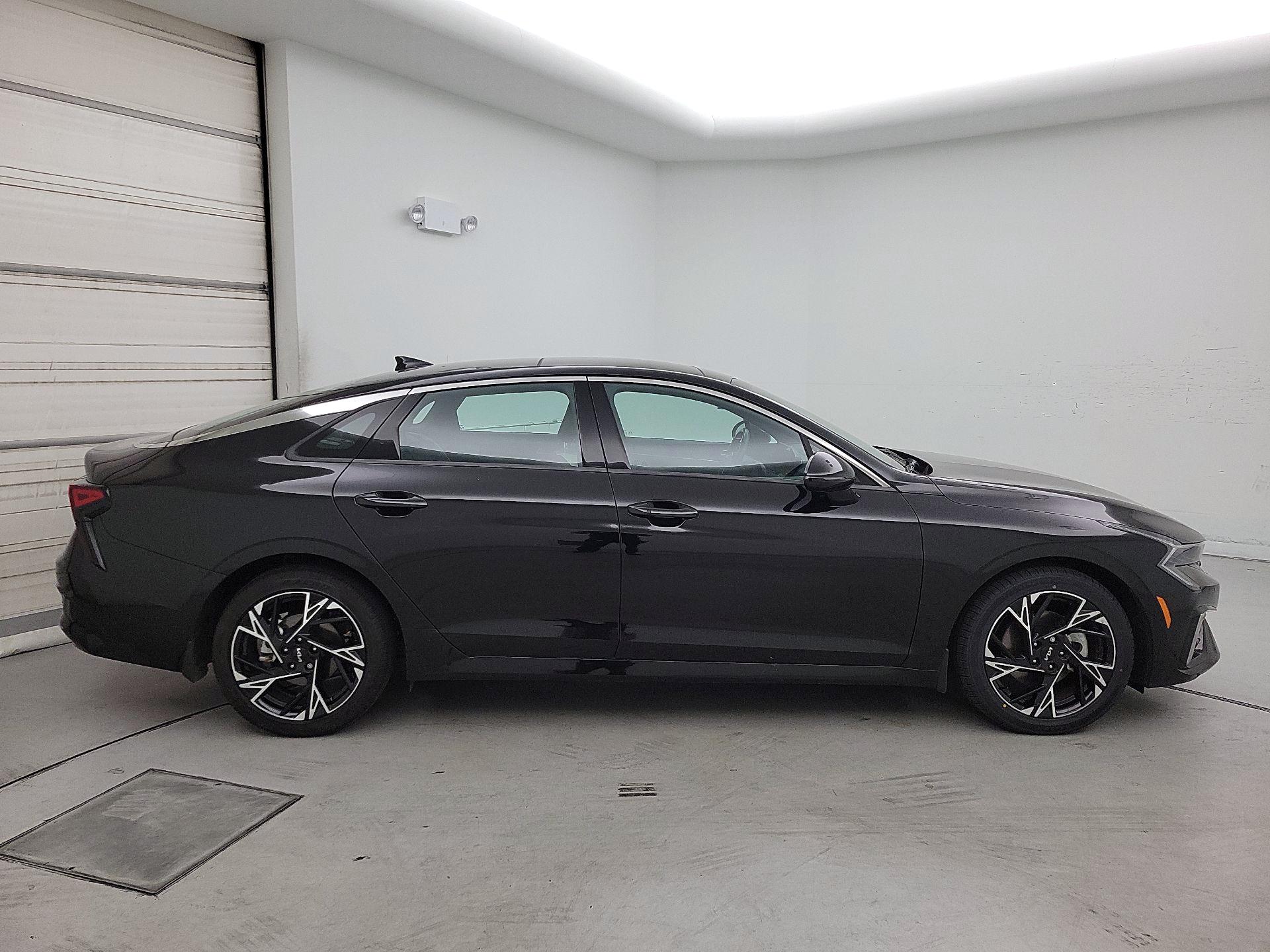 Thumbnail: 2025 Kia K5 - 4