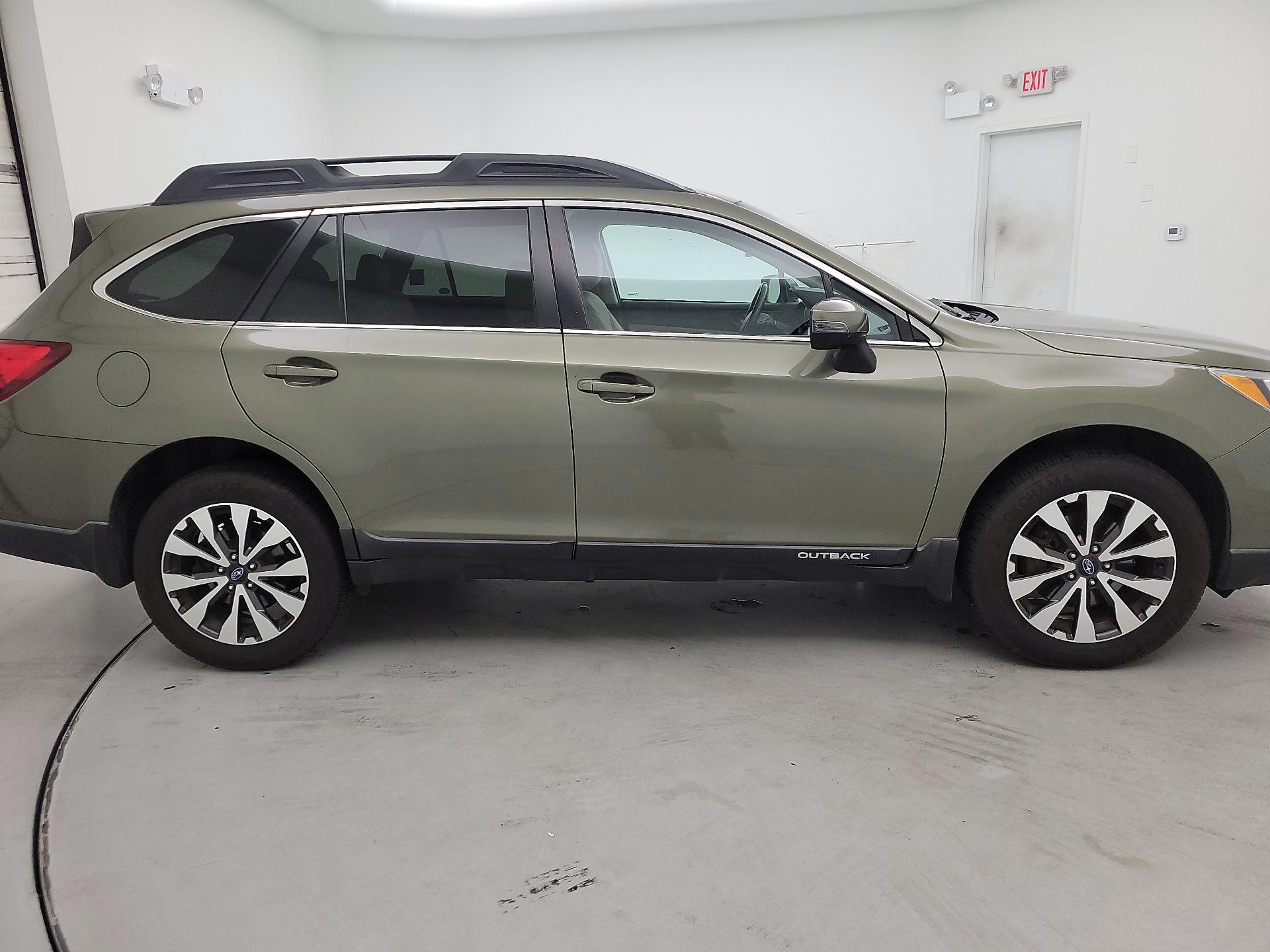 Thumbnail: 2017 Subaru Outback - 4