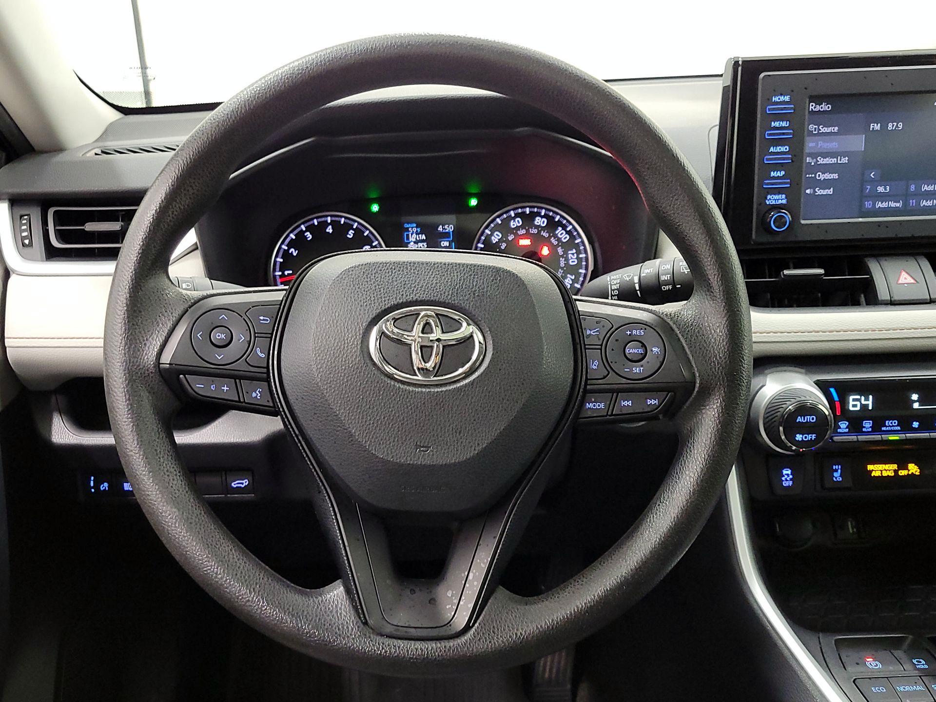Thumbnail: 2019 Toyota RAV4 - 10