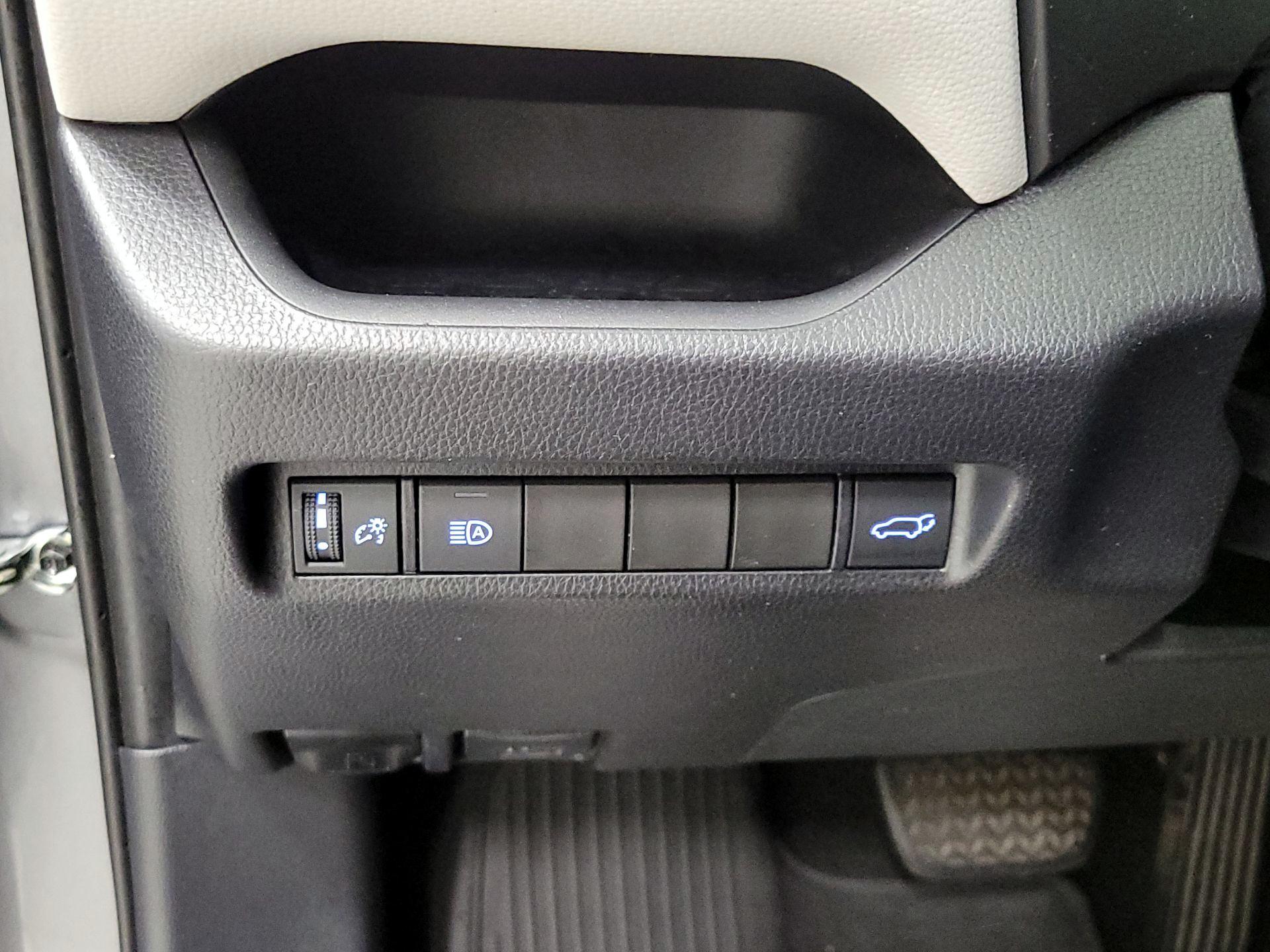 Thumbnail: 2019 Toyota RAV4 - 13