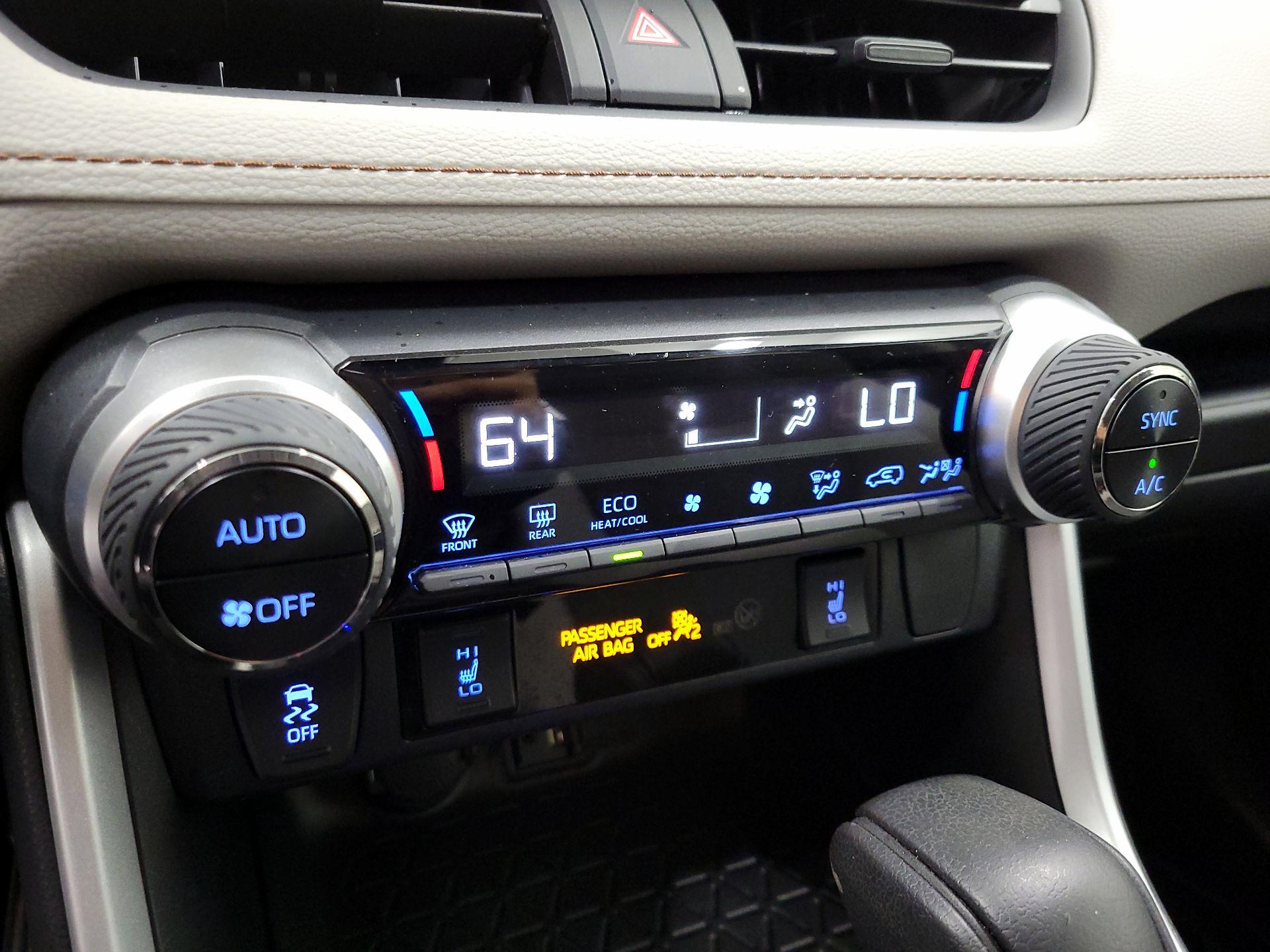 Thumbnail: 2019 Toyota RAV4 - 16