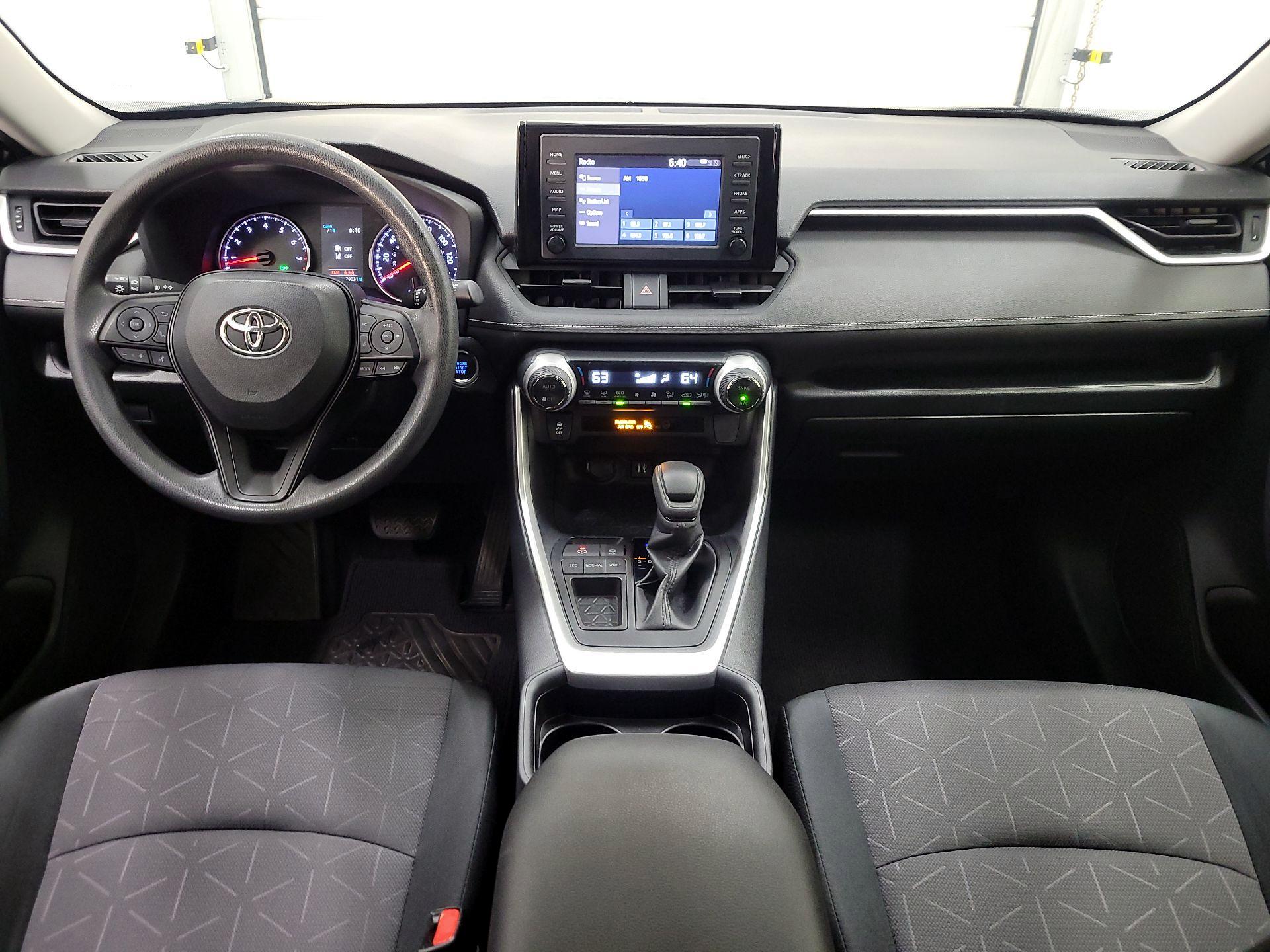 Thumbnail: 2019 Toyota RAV4 - 9