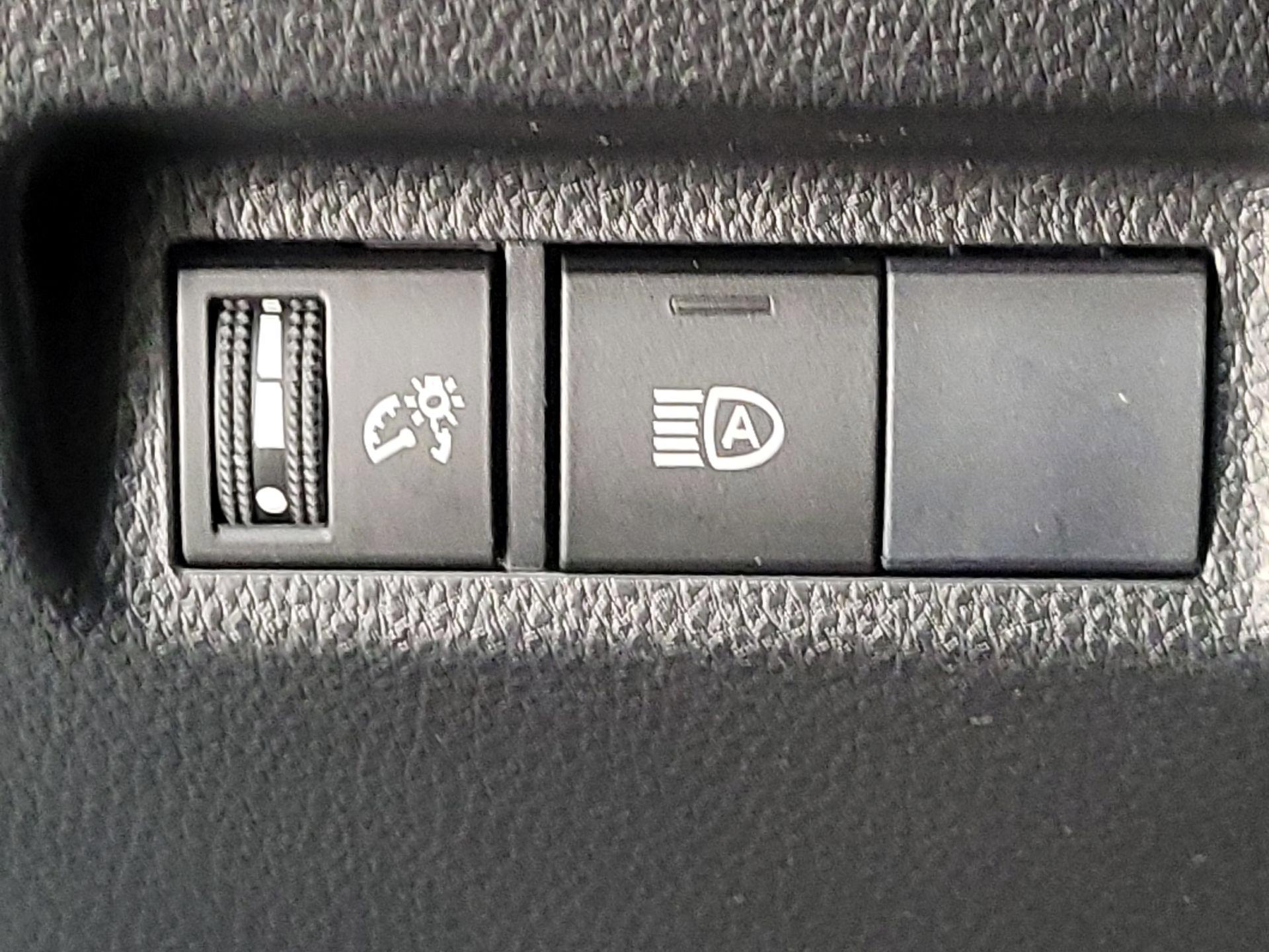 Thumbnail: 2019 Toyota RAV4 - 13