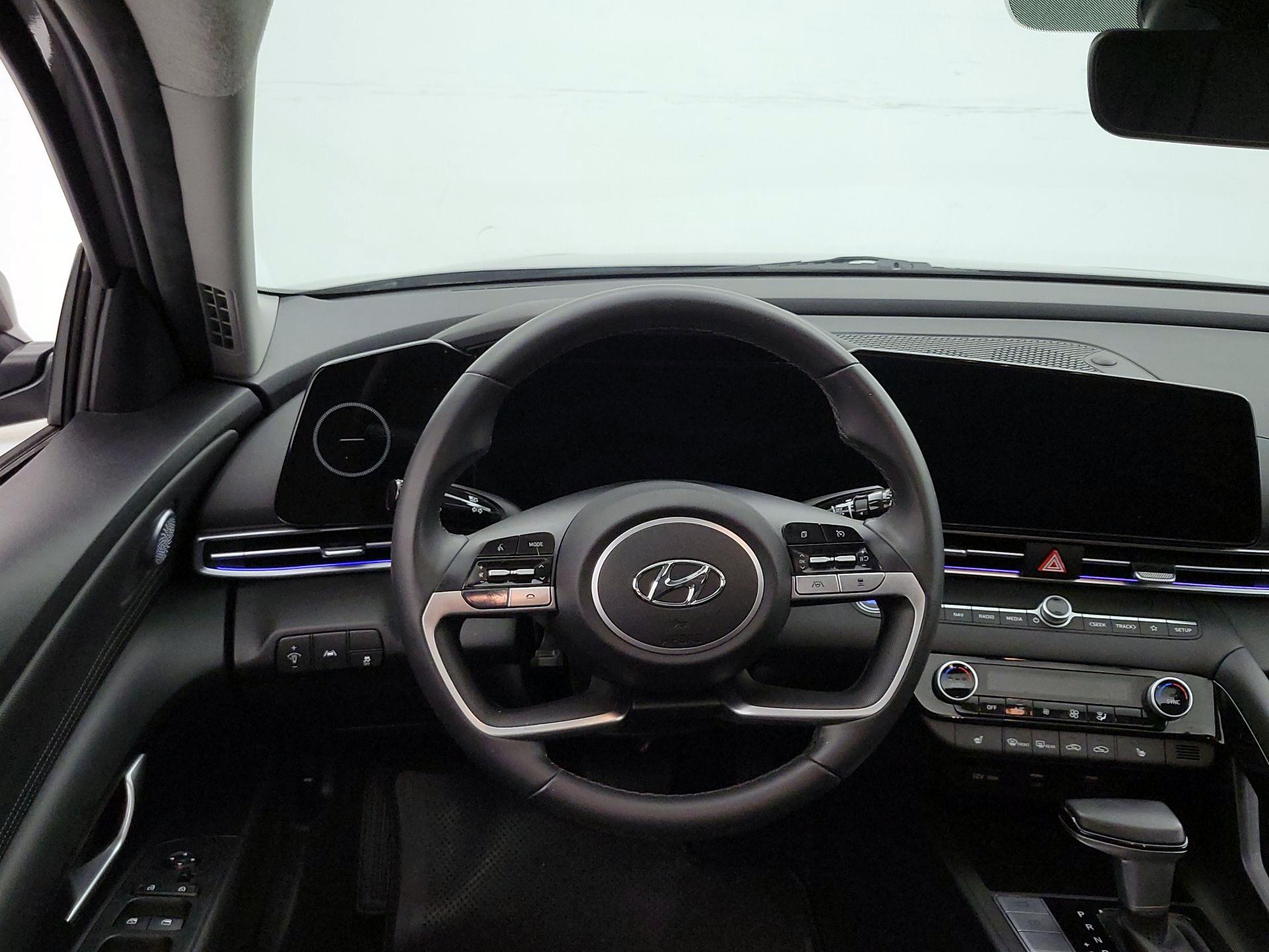 Thumbnail: 2023 Hyundai Elantra - 10