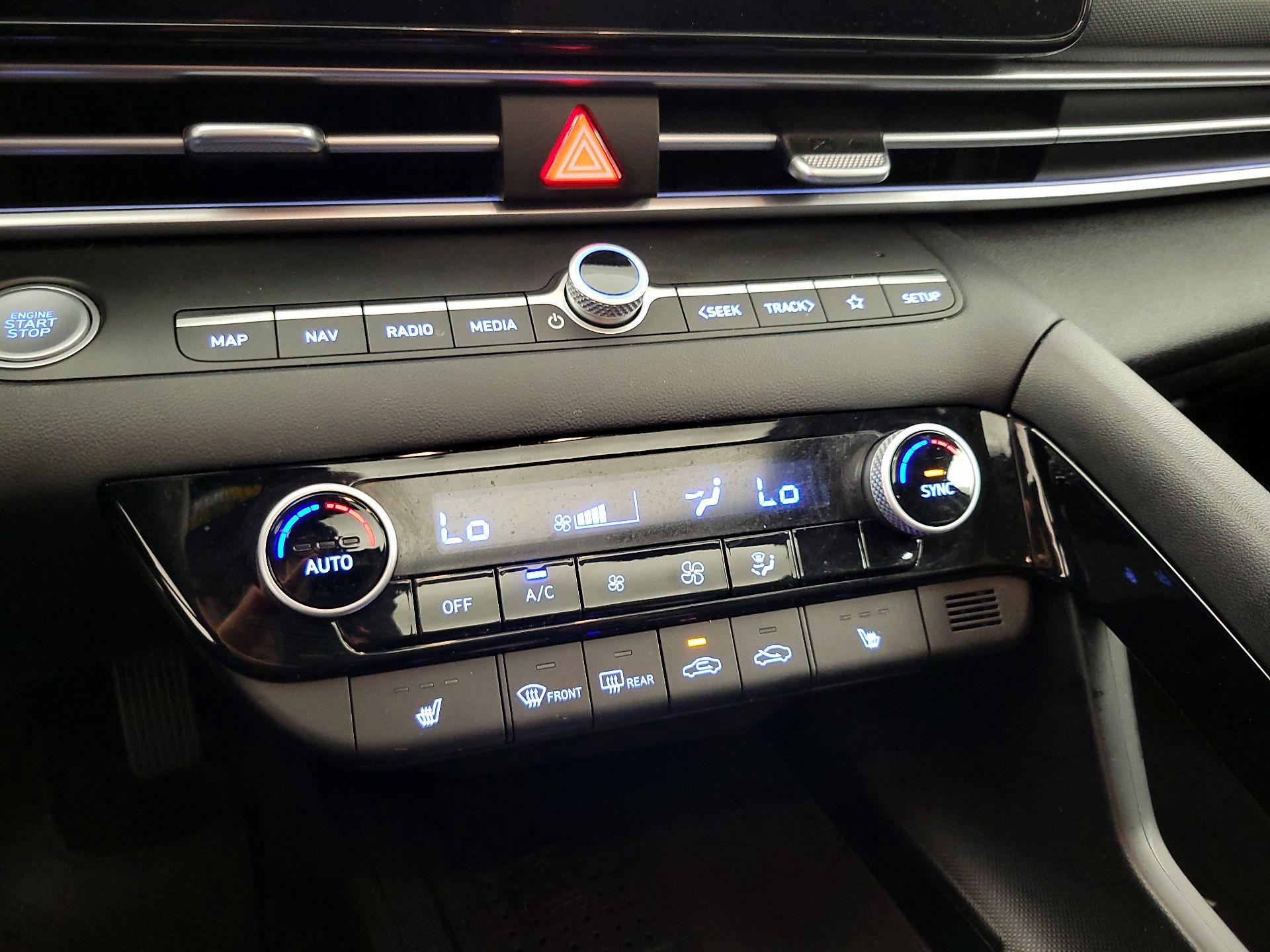 Thumbnail: 2023 Hyundai Elantra - 17