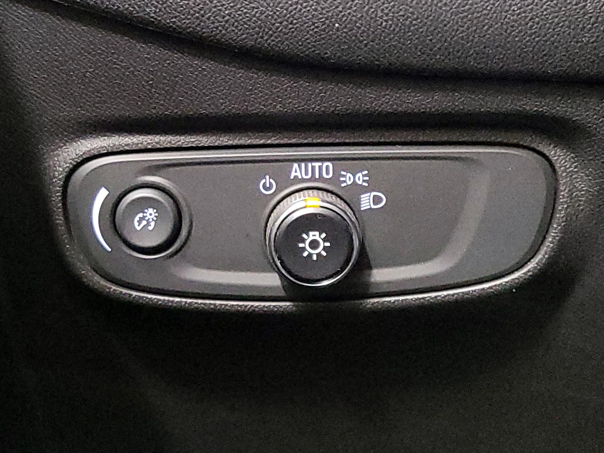 Thumbnail: 2019 Chevrolet Equinox - 13
