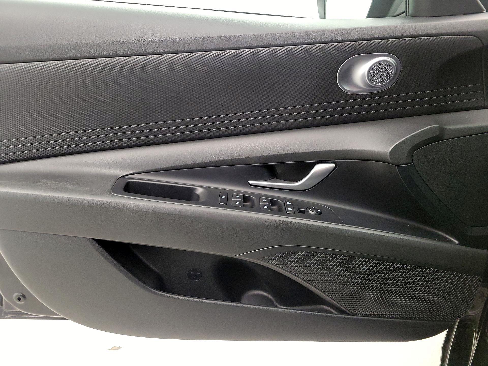 Thumbnail: 2023 Hyundai Elantra - 12