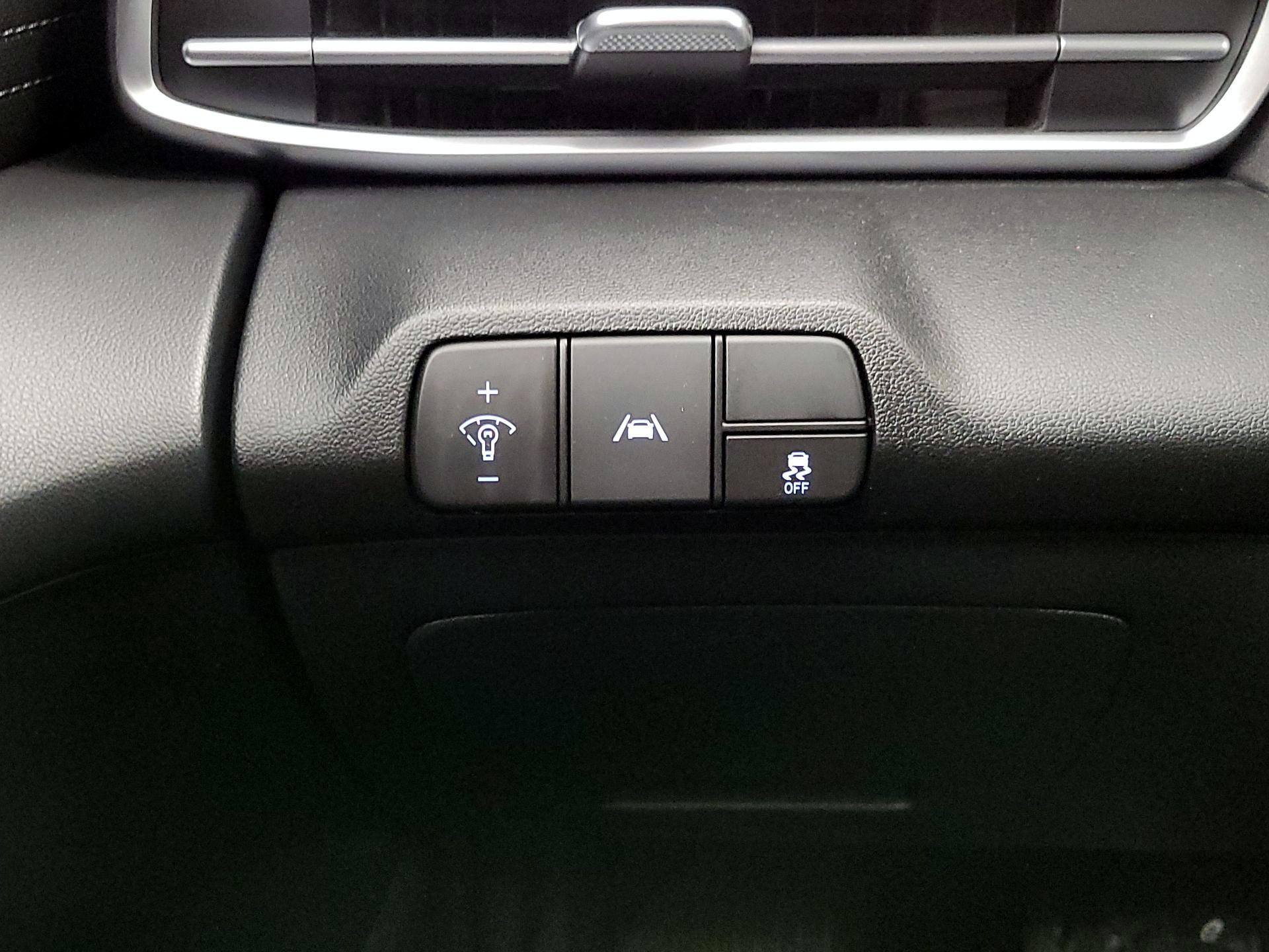 Thumbnail: 2023 Hyundai Elantra - 13