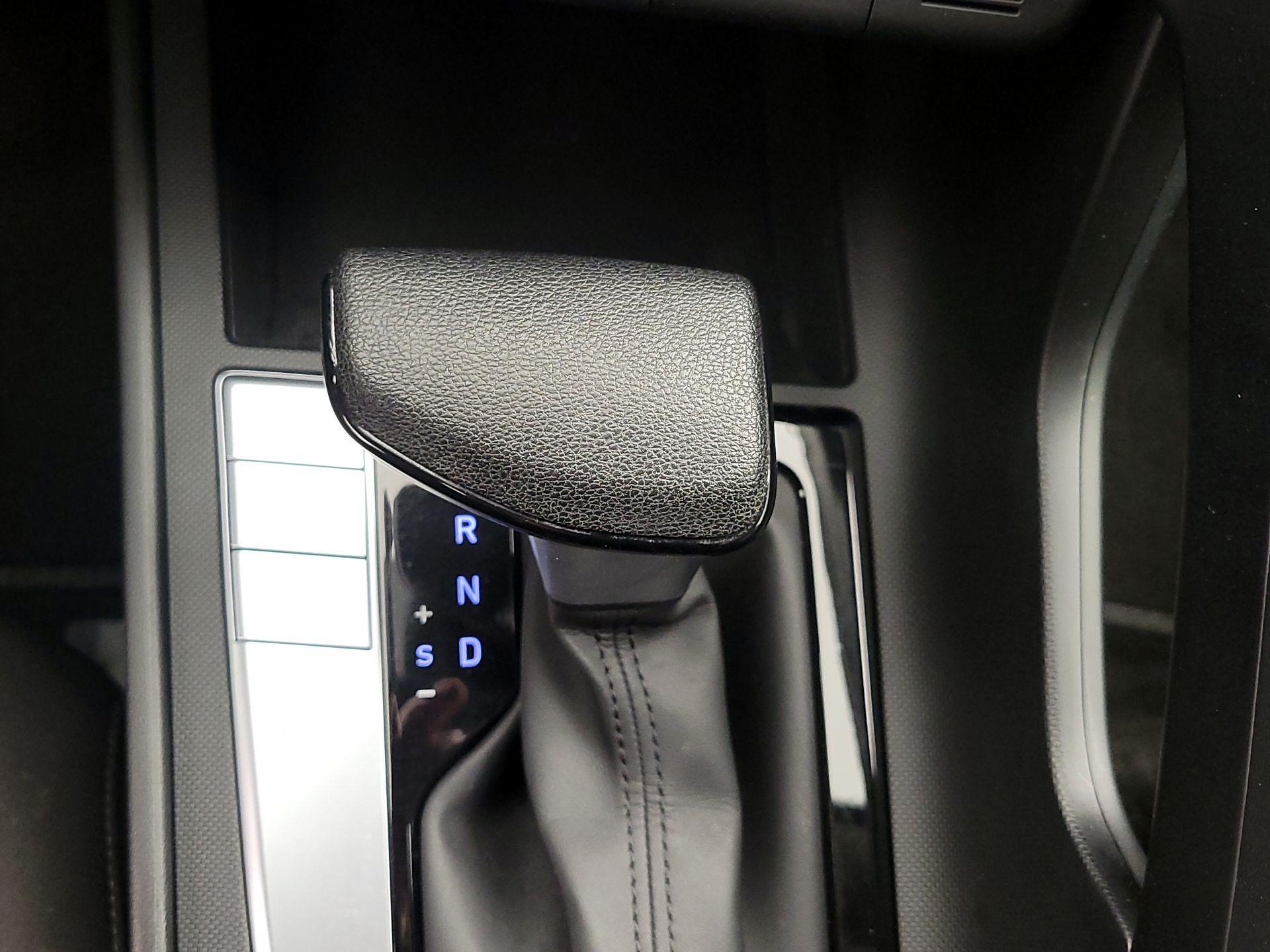 Thumbnail: 2023 Hyundai Elantra - 17