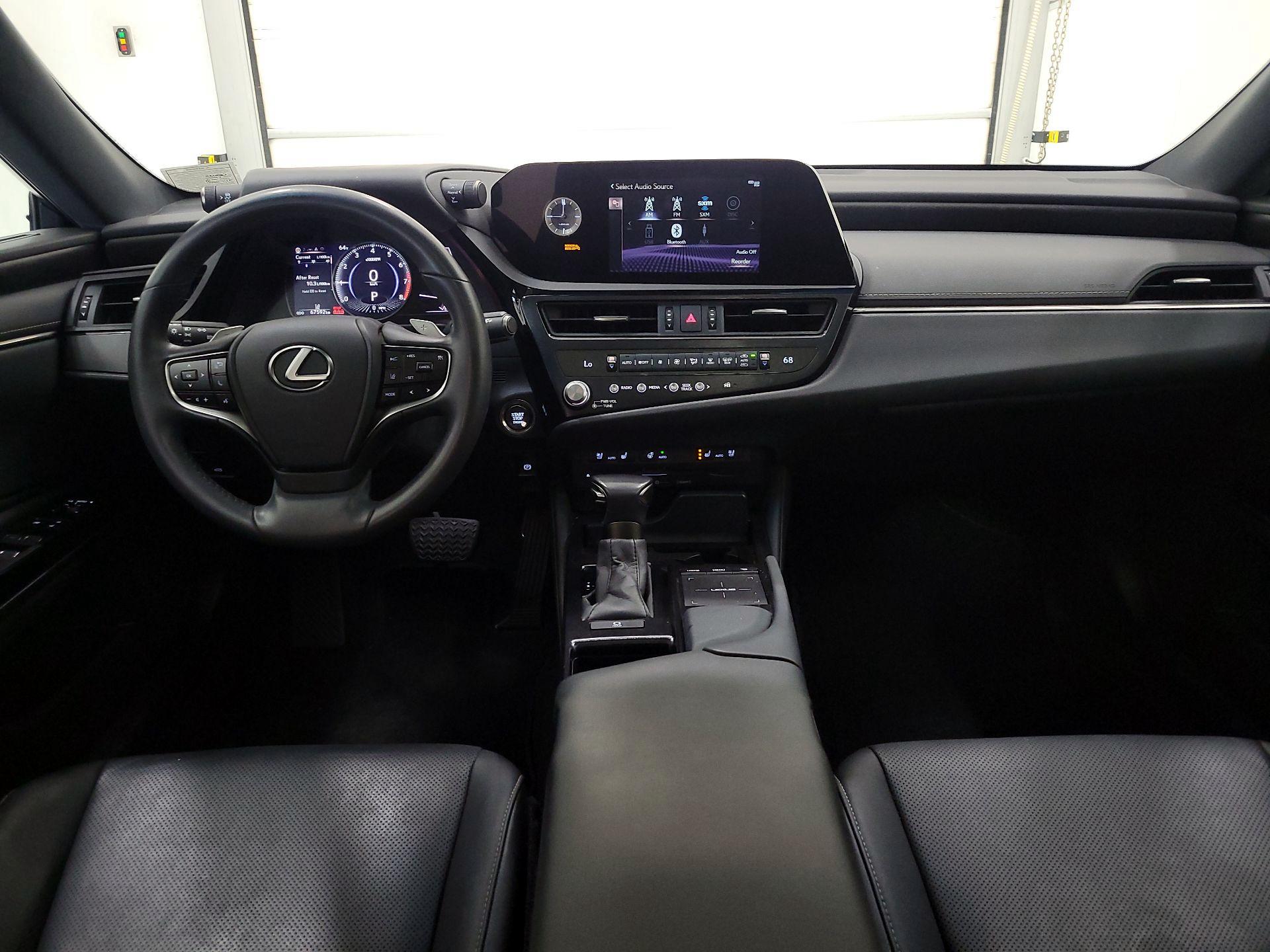 Thumbnail: 2022 Lexus ES - 9
