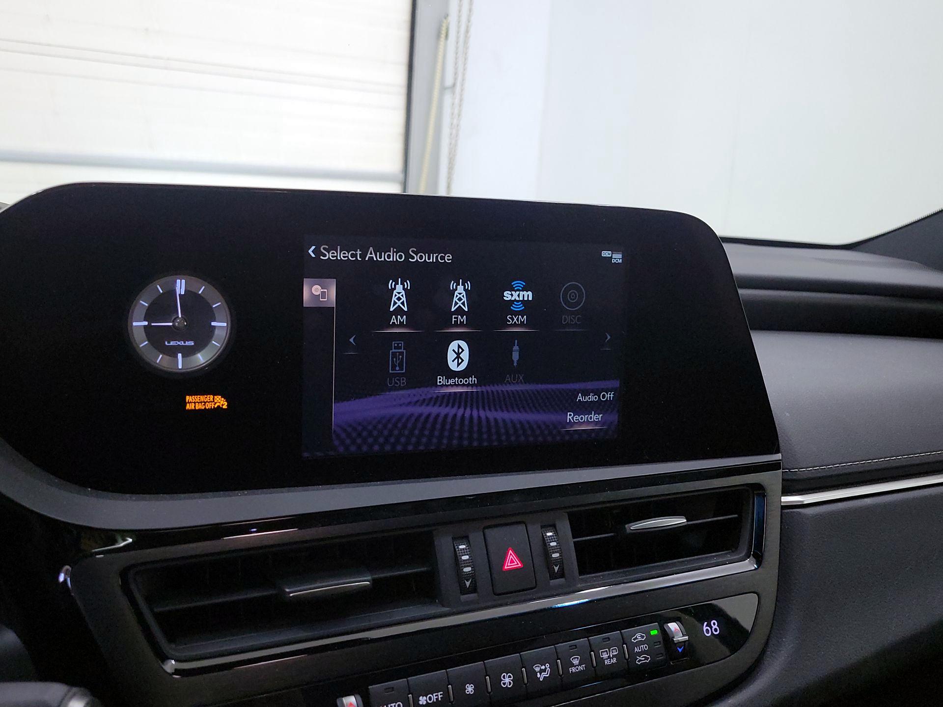 Thumbnail: 2022 Lexus ES - 15