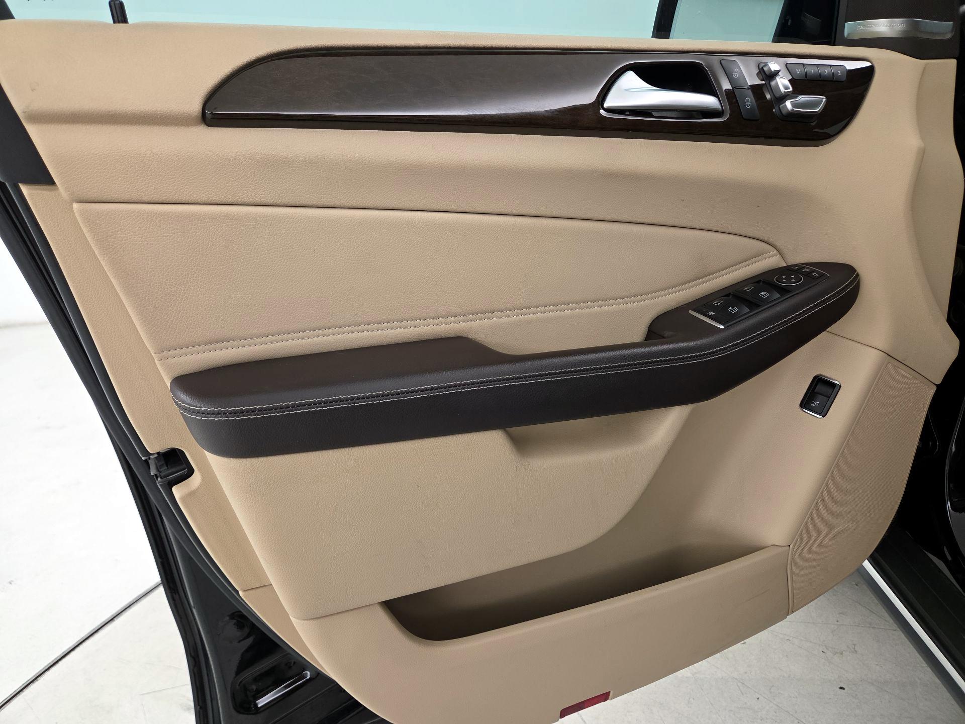 Thumbnail: 2018 Mercedes-Benz GLE - 12