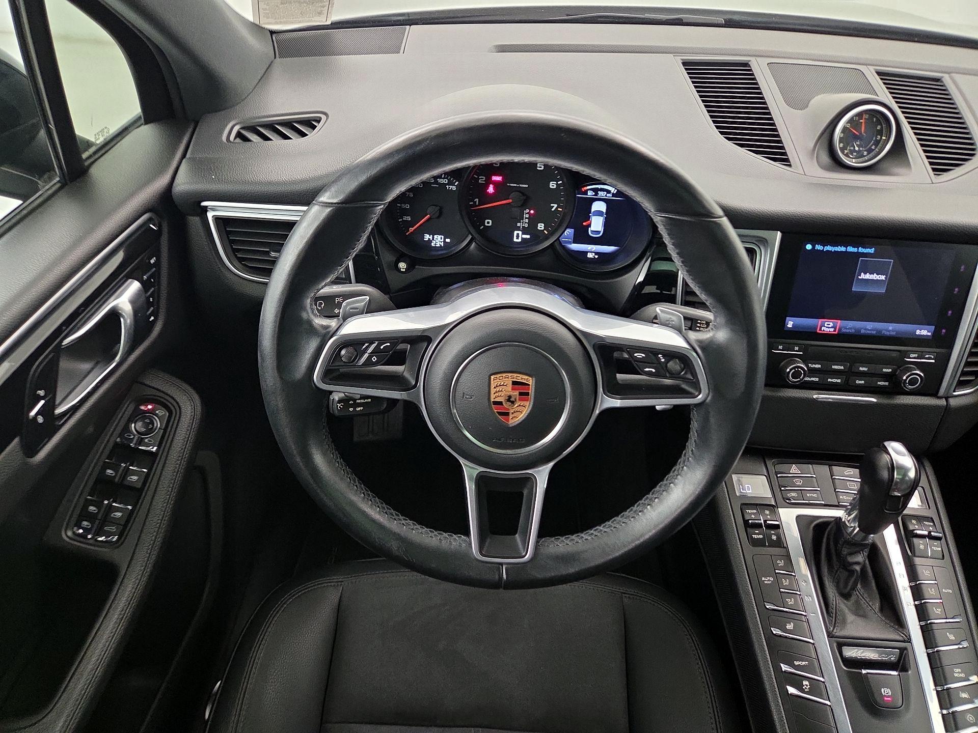 Thumbnail: 2018 Porsche Macan - 10