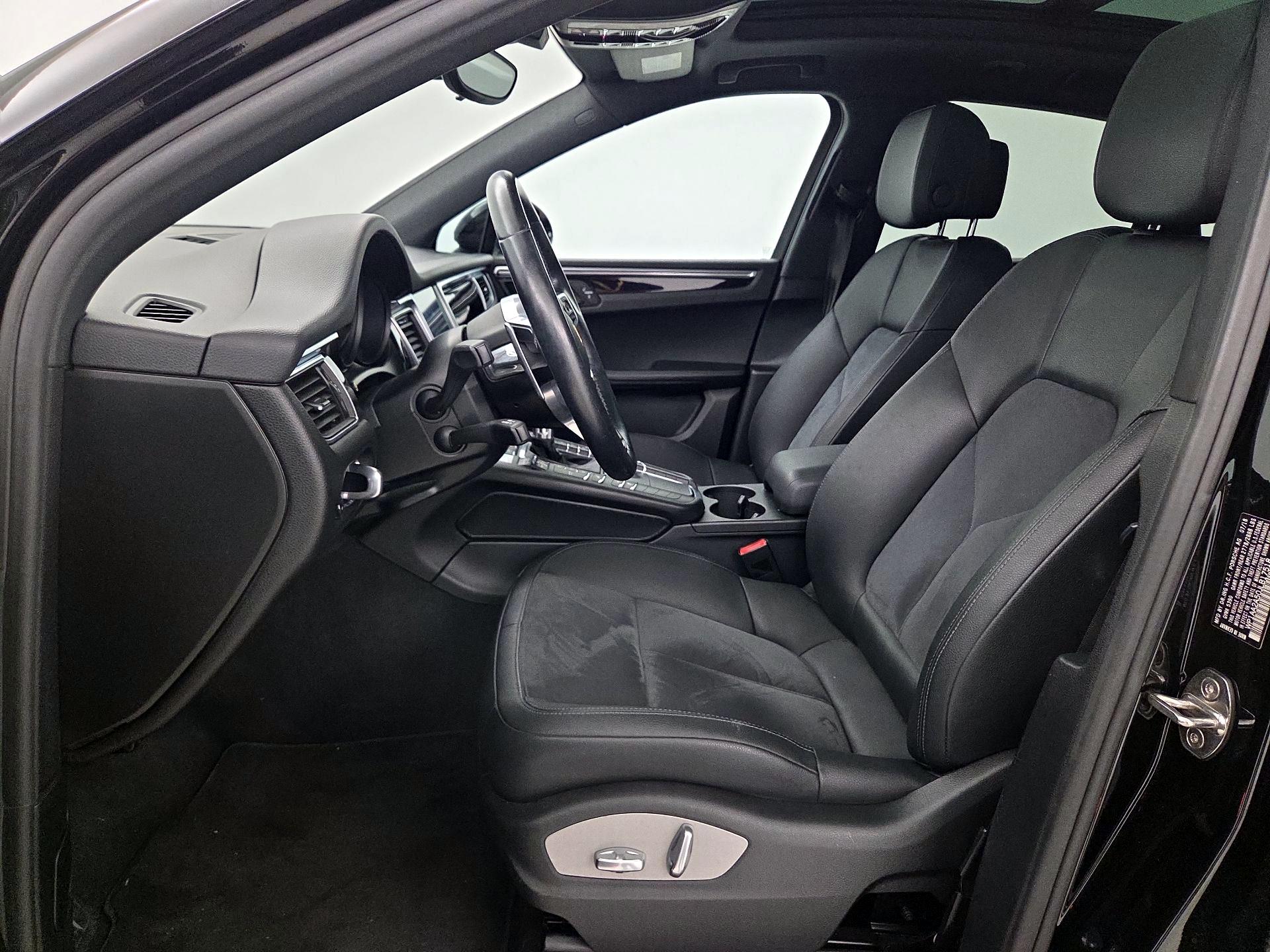 Thumbnail: 2018 Porsche Macan - 11