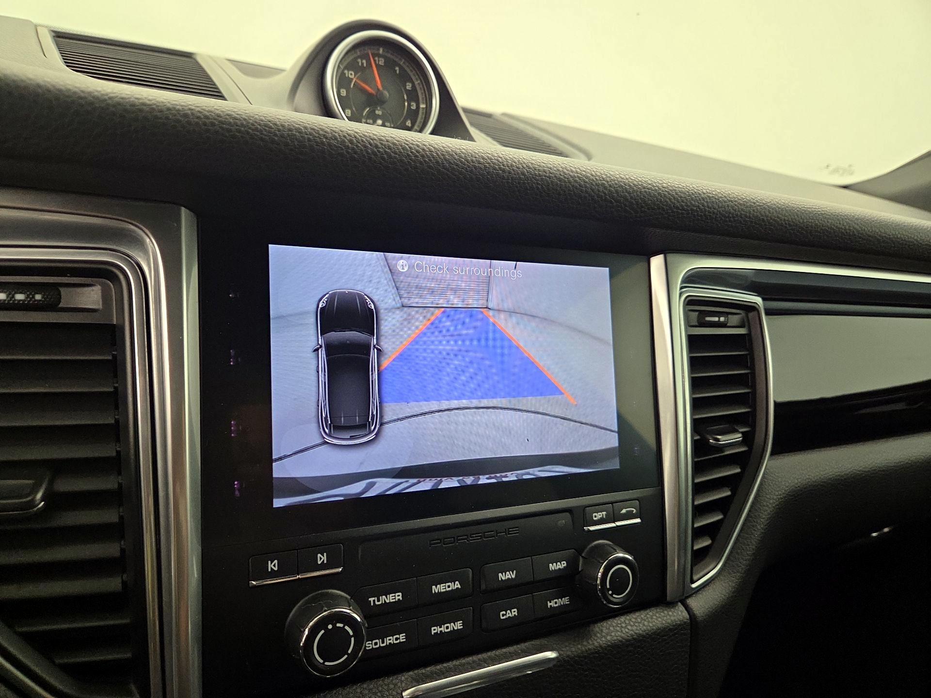 Thumbnail: 2018 Porsche Macan - 14