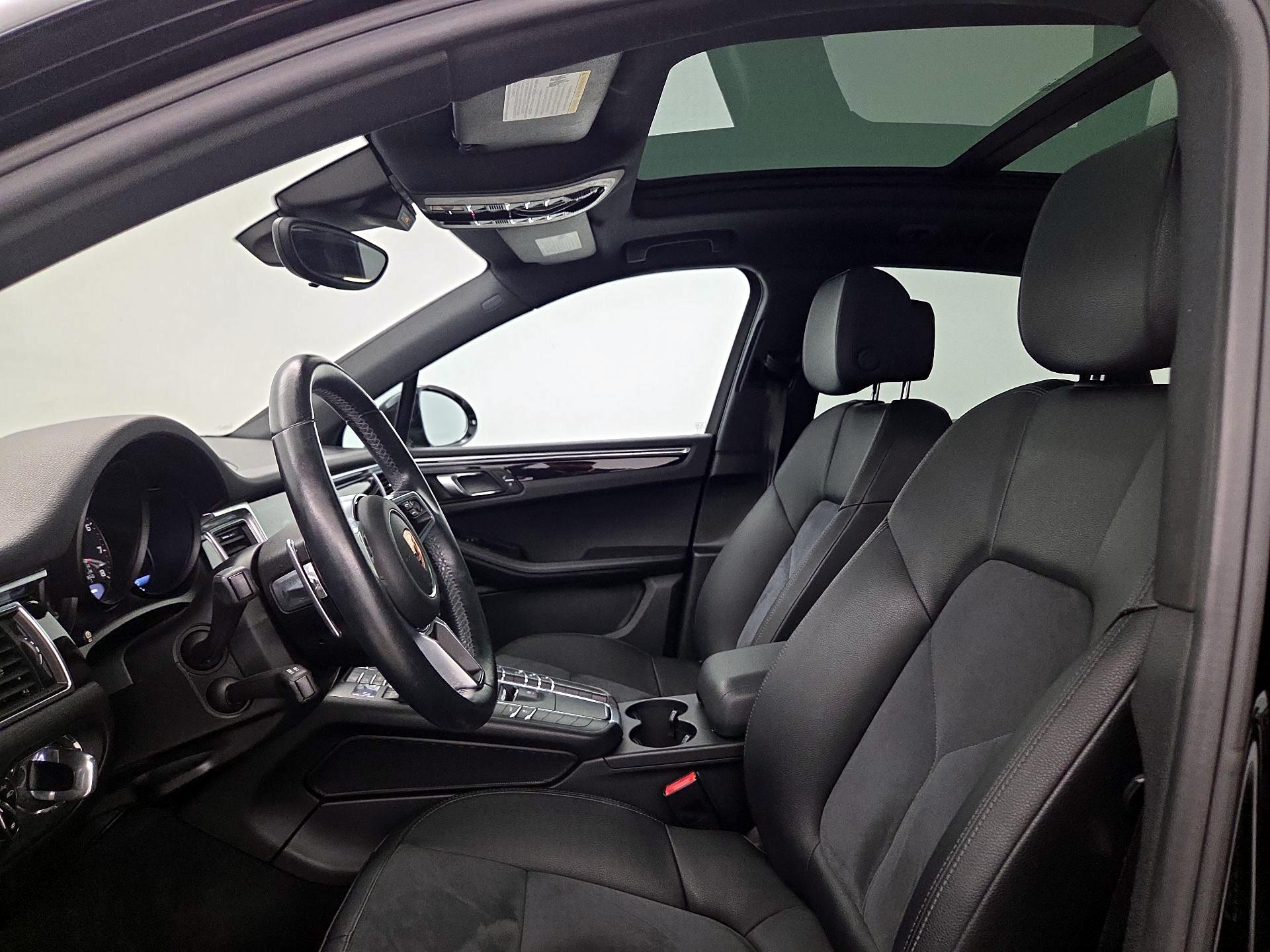 Thumbnail: 2018 Porsche Macan - 19