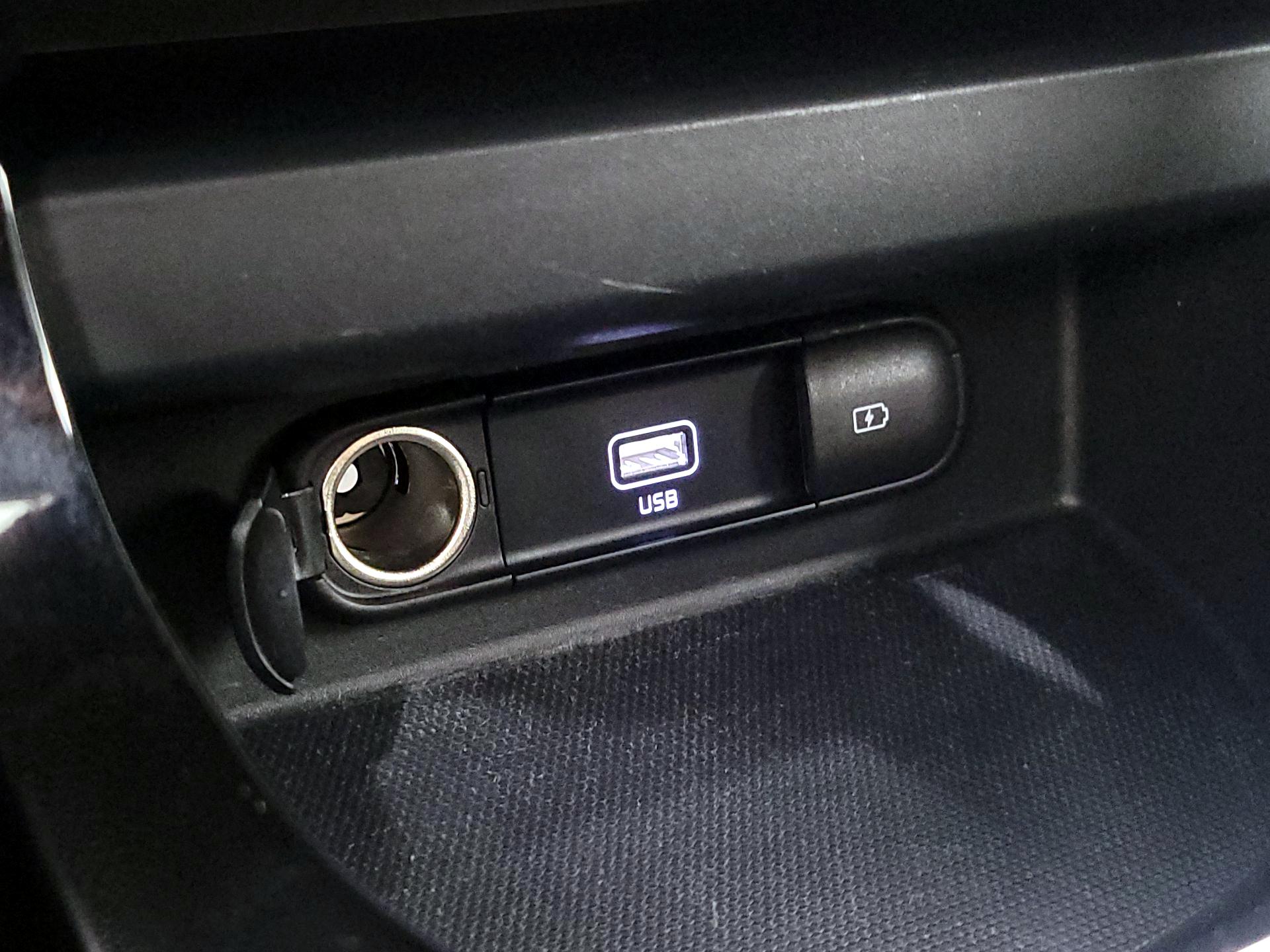 Thumbnail: 2023 Kia Seltos - 16