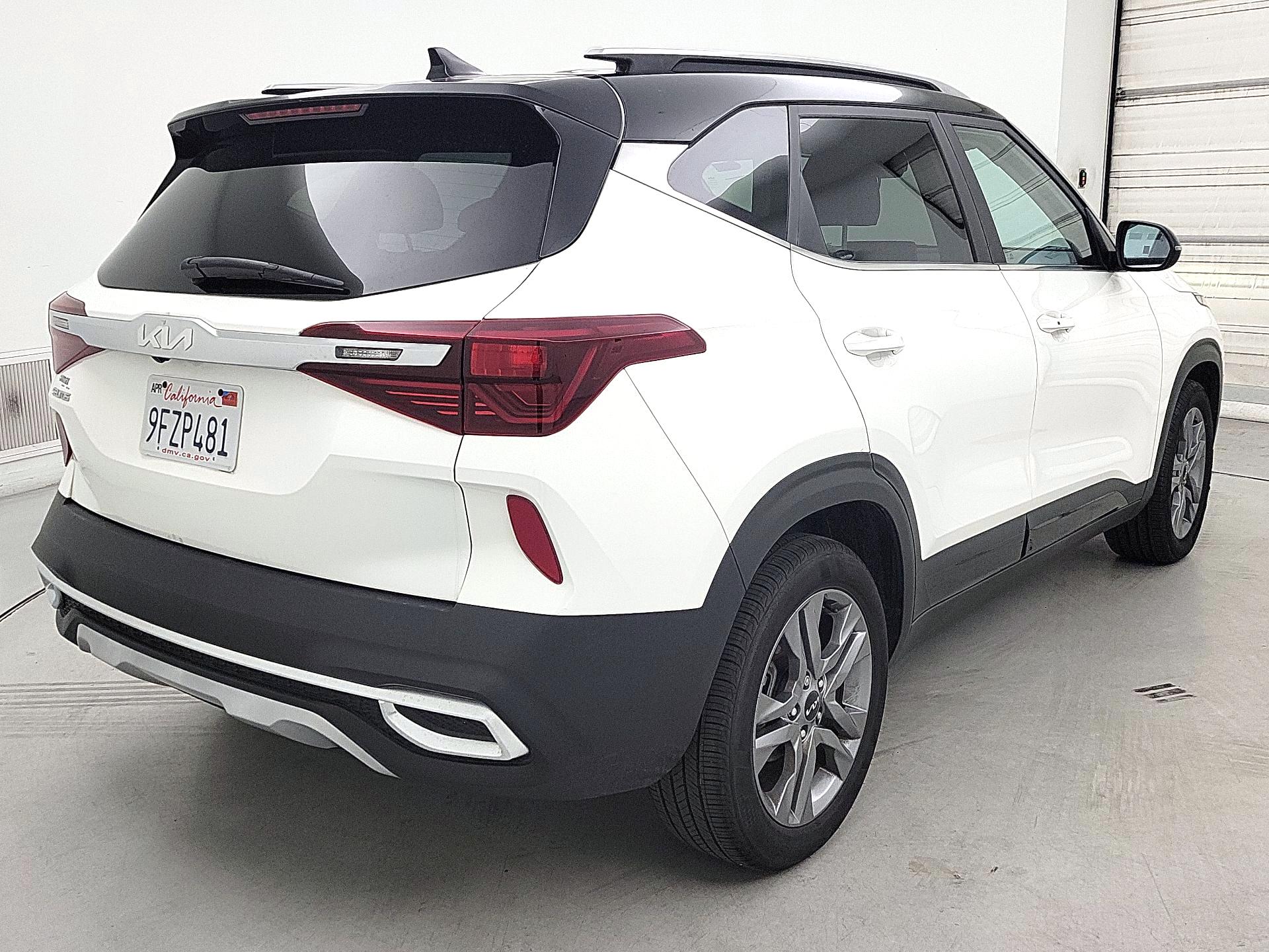 Thumbnail: 2023 Kia Seltos - 5