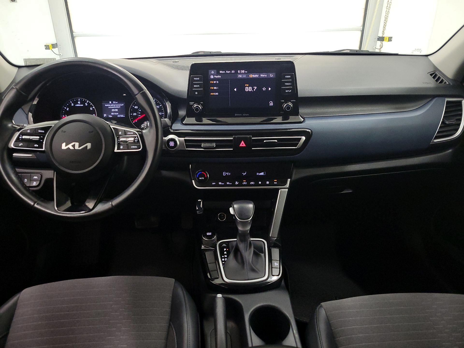 Thumbnail: 2023 Kia Seltos - 8