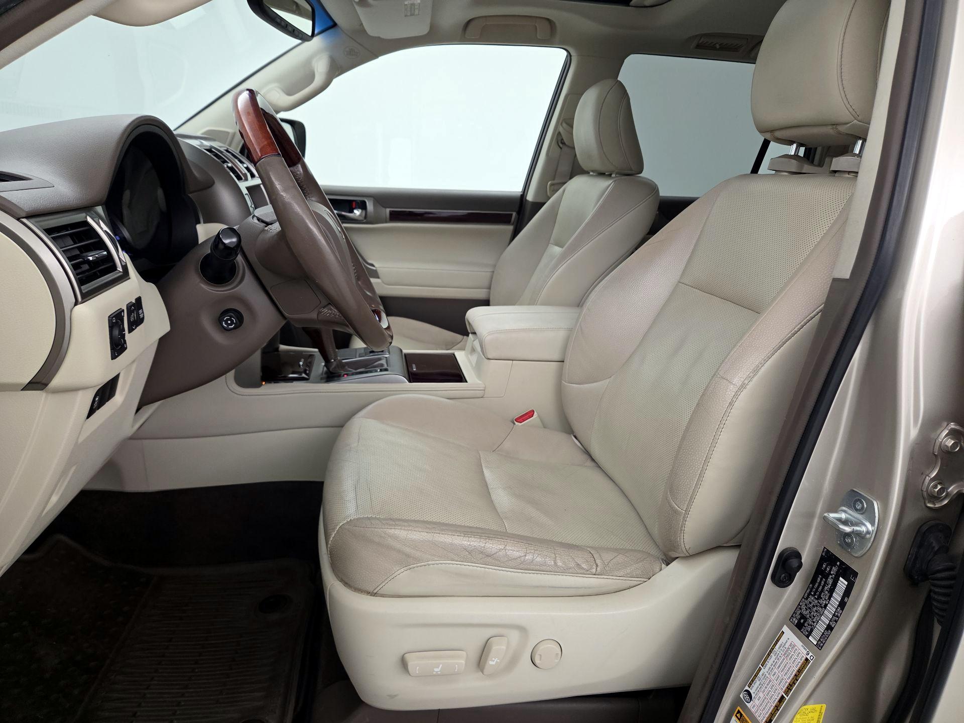 Thumbnail: 2016 Lexus GX - 11