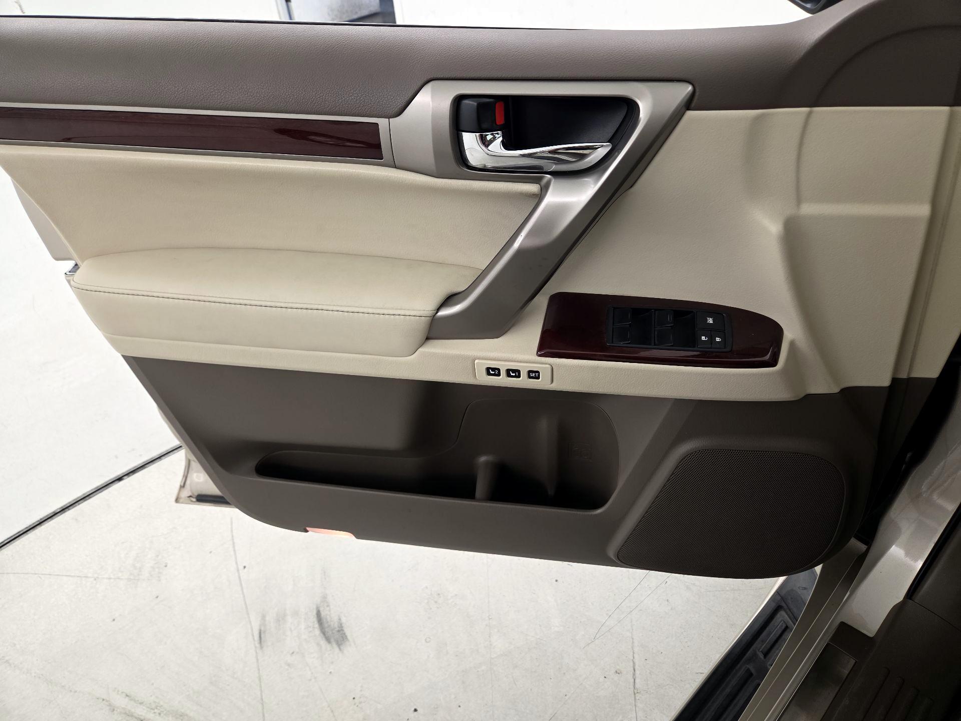 Thumbnail: 2016 Lexus GX - 12