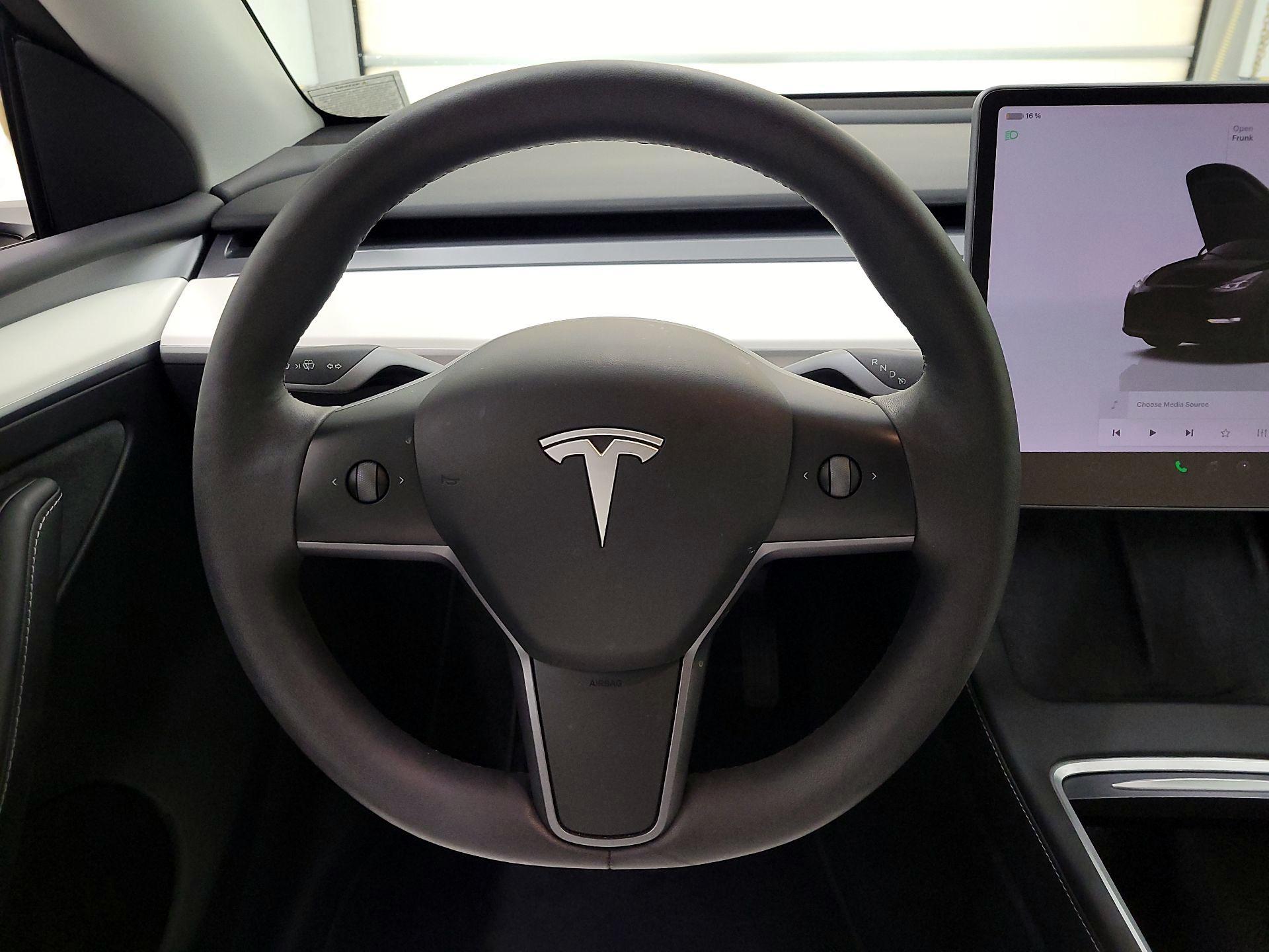 Thumbnail: 2023 Tesla Model Y - 10