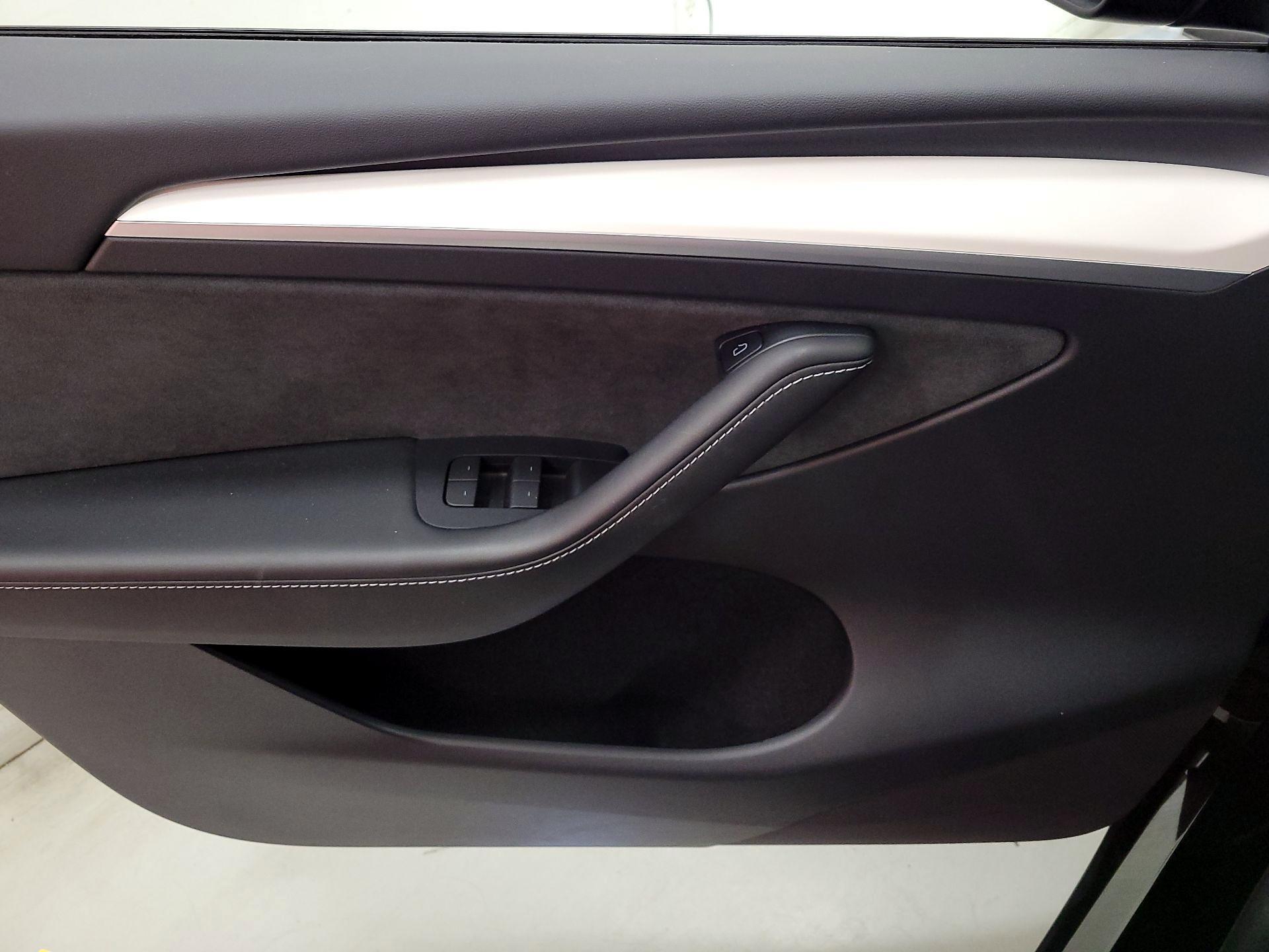 Thumbnail: 2023 Tesla Model Y - 12