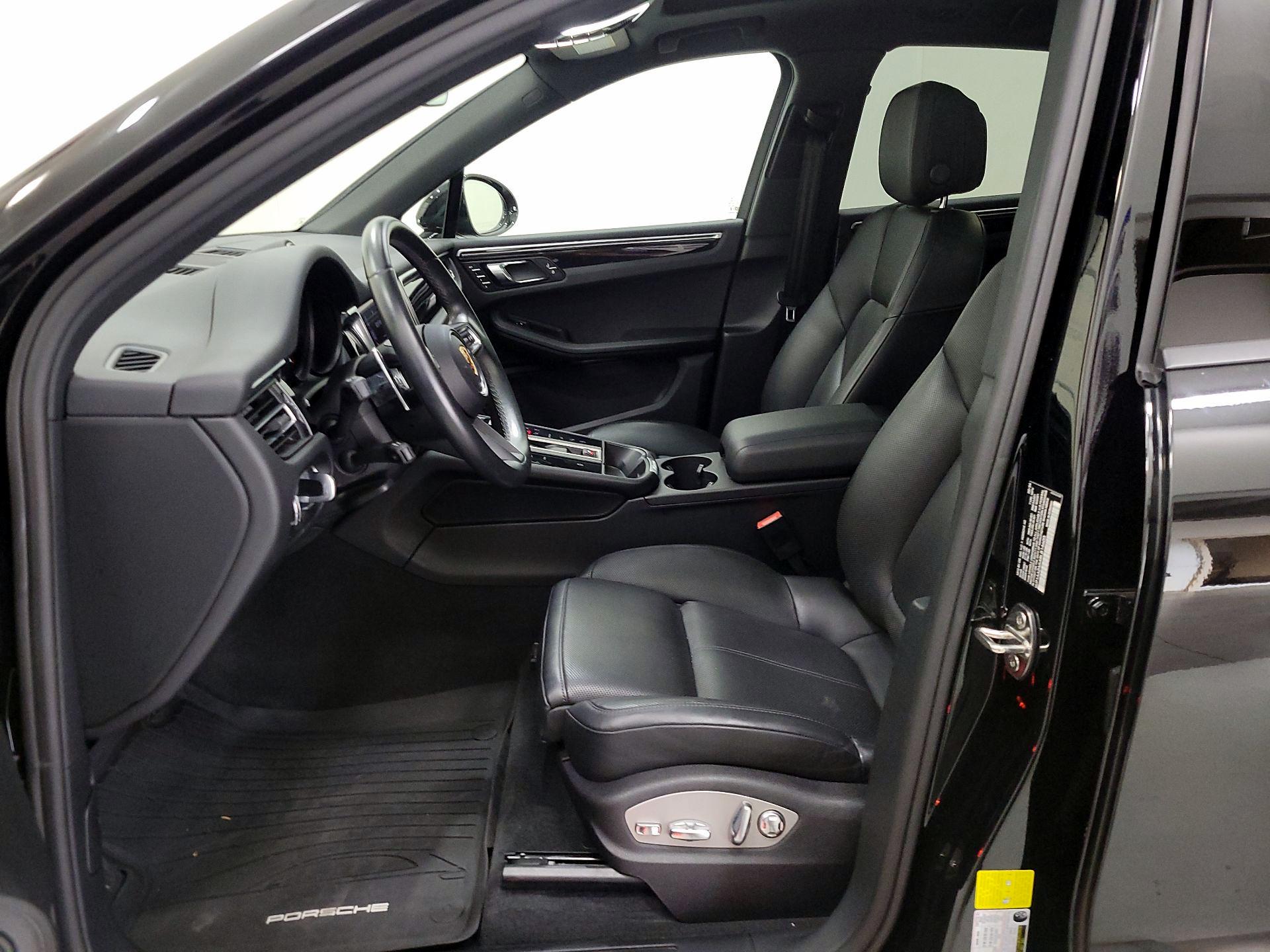 Thumbnail: 2024 Porsche Macan - 11