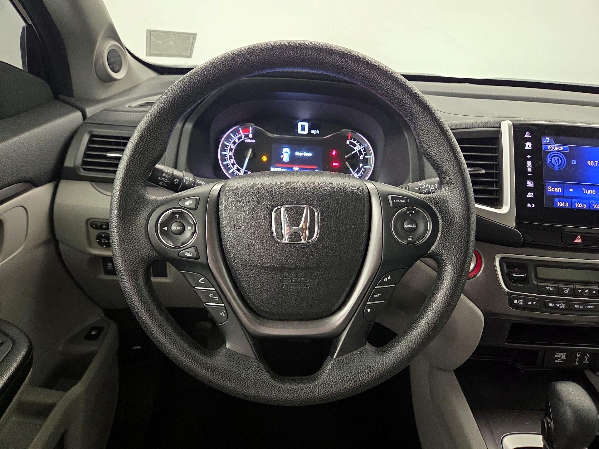 Thumbnail: 2018 Honda Pilot - 10