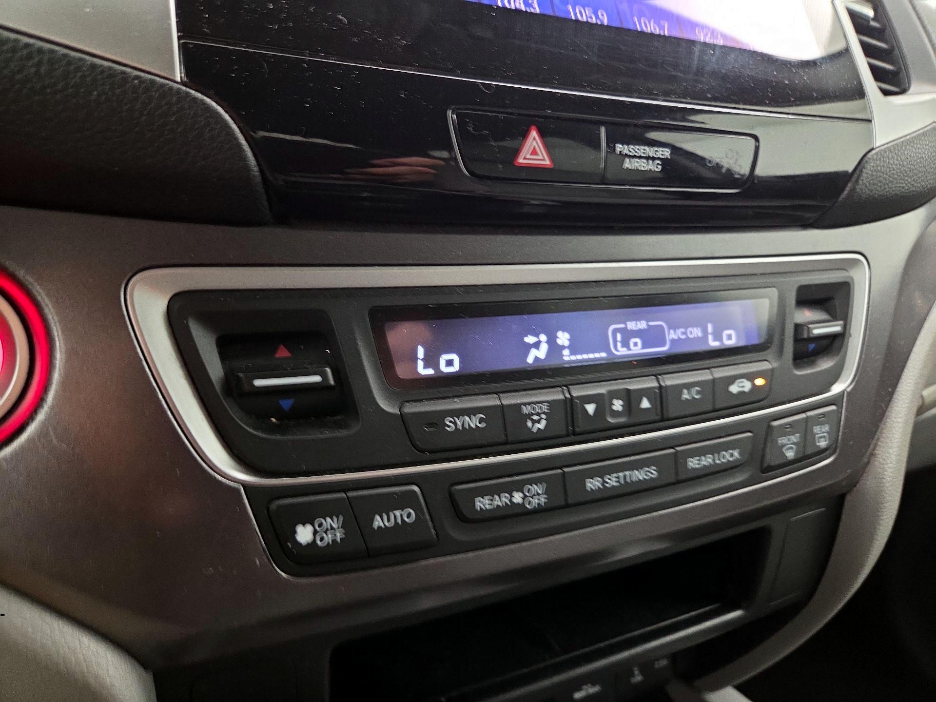 Thumbnail: 2018 Honda Pilot - 16