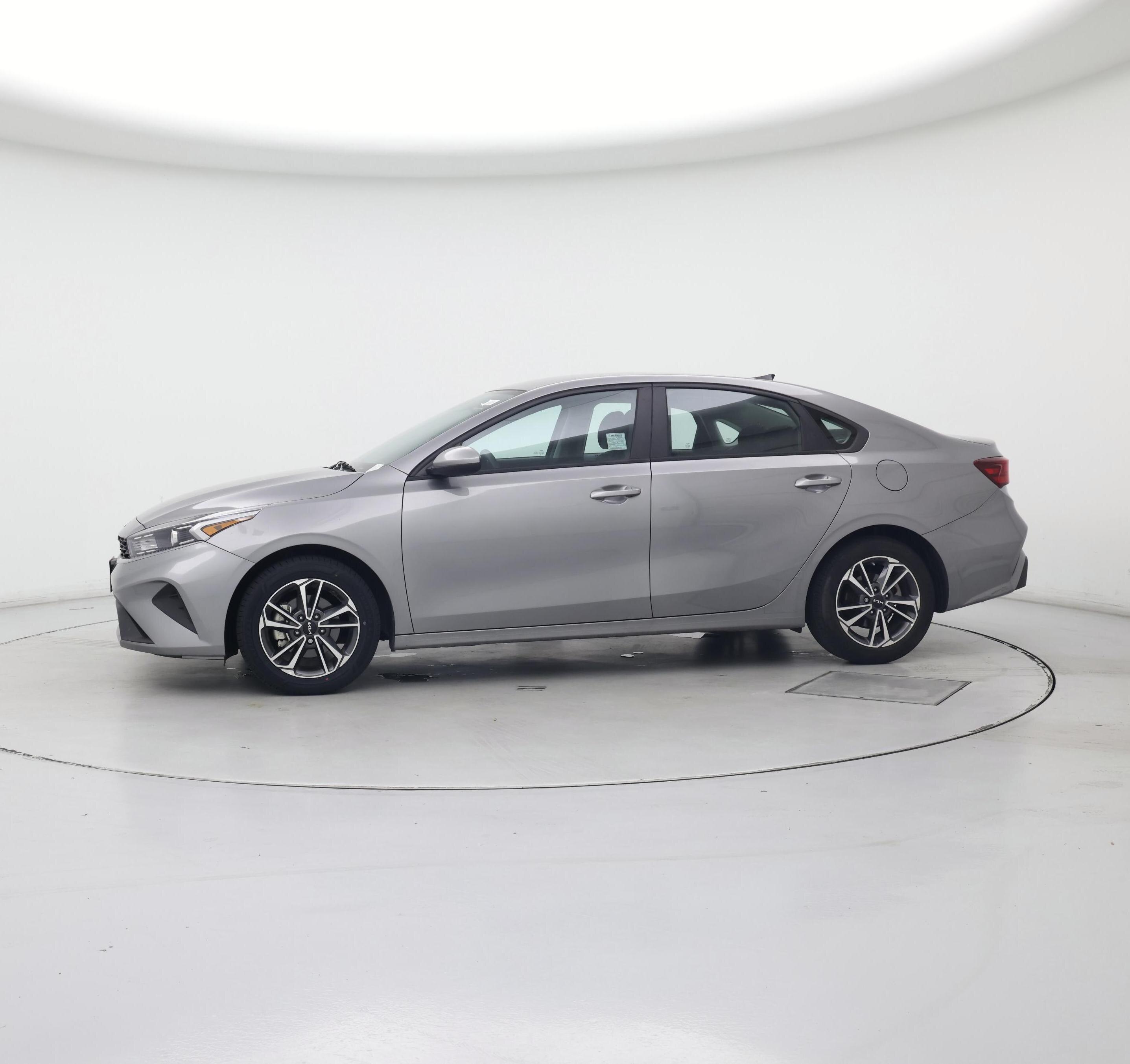 Thumbnail: 2023 Kia Forte - 3
