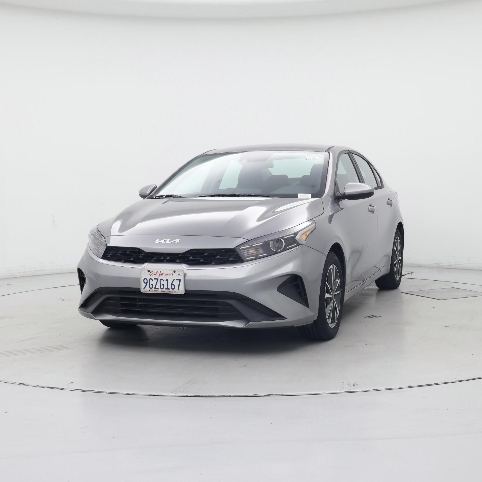 Thumbnail: 2023 Kia Forte - 4