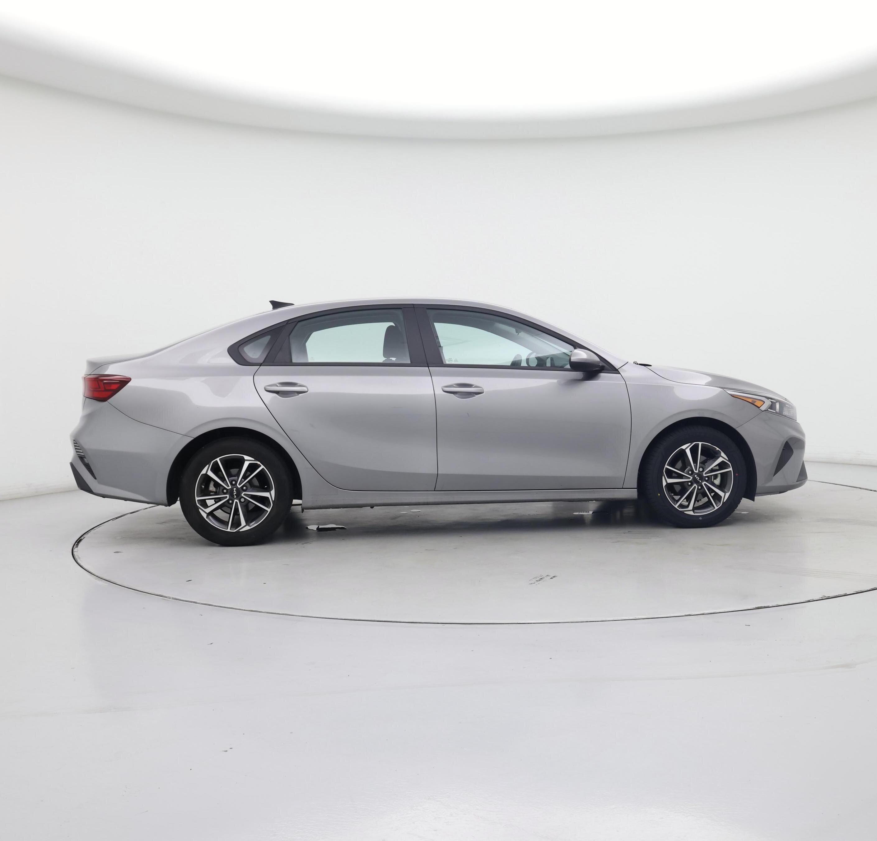 Thumbnail: 2023 Kia Forte - 7