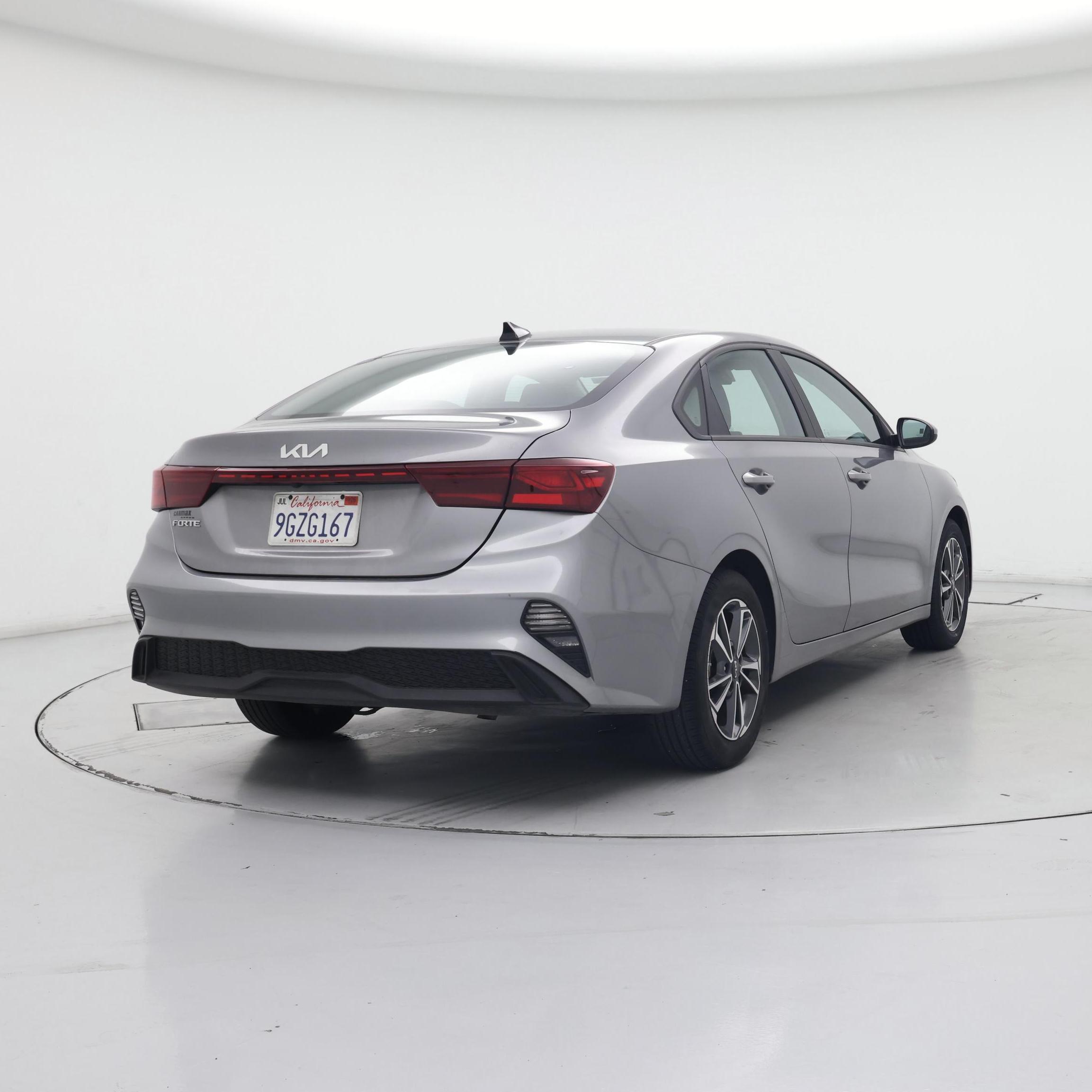 Thumbnail: 2023 Kia Forte - 8