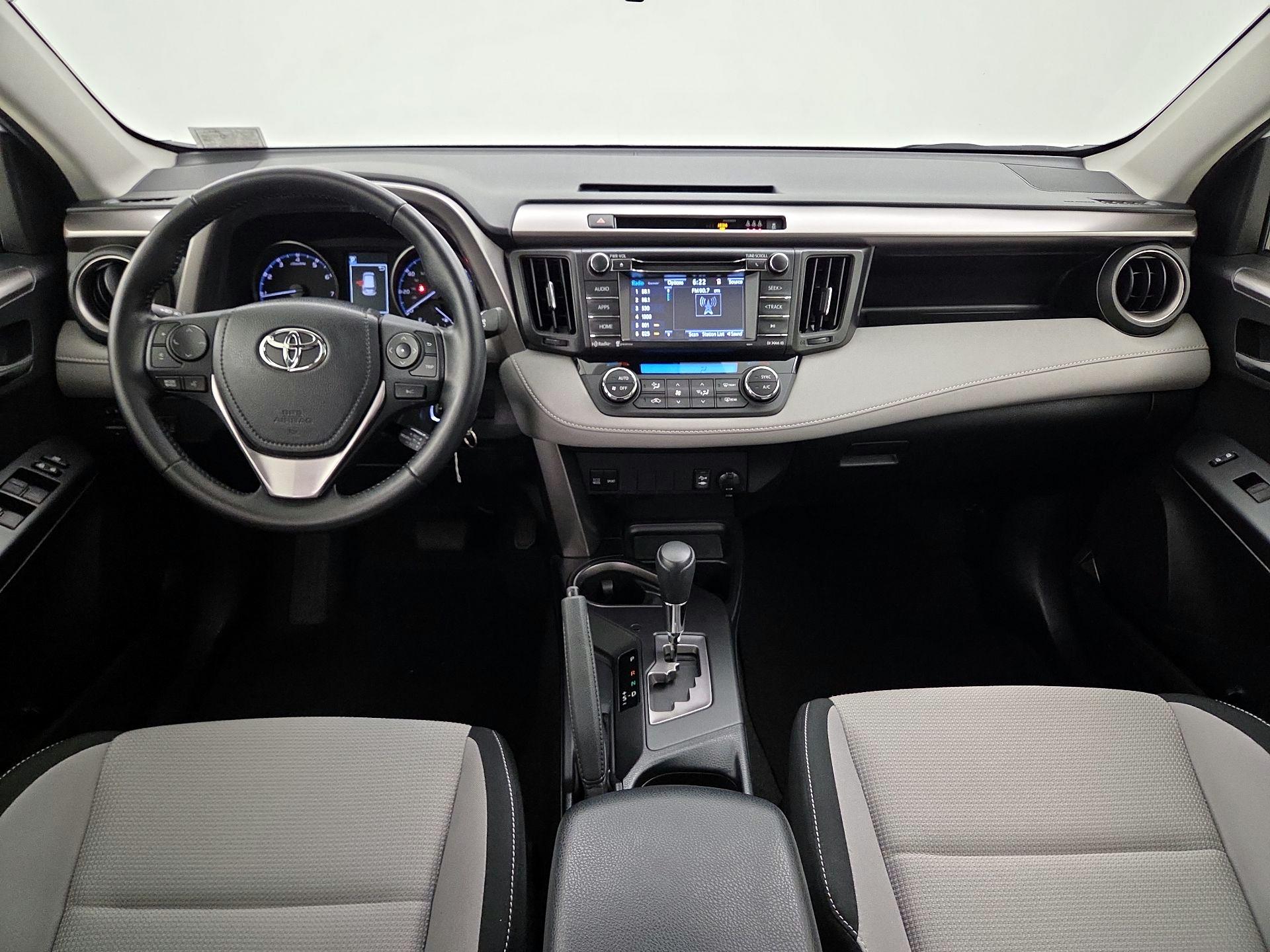 Thumbnail: 2017 Toyota RAV4 - 9