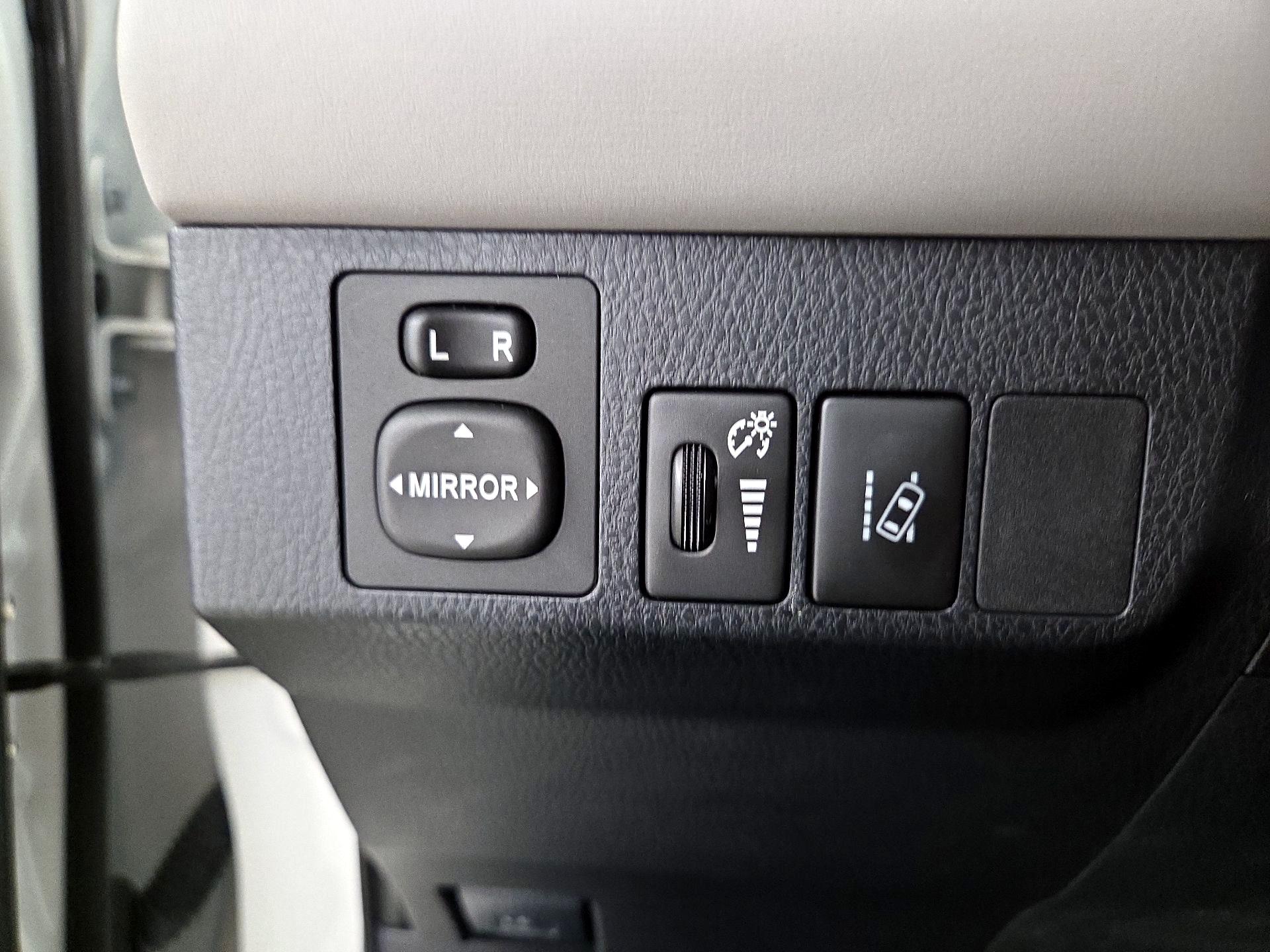 Thumbnail: 2017 Toyota RAV4 - 13