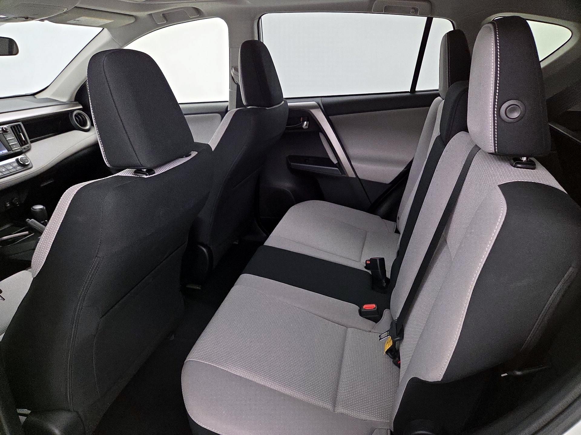 Thumbnail: 2017 Toyota RAV4 - 20